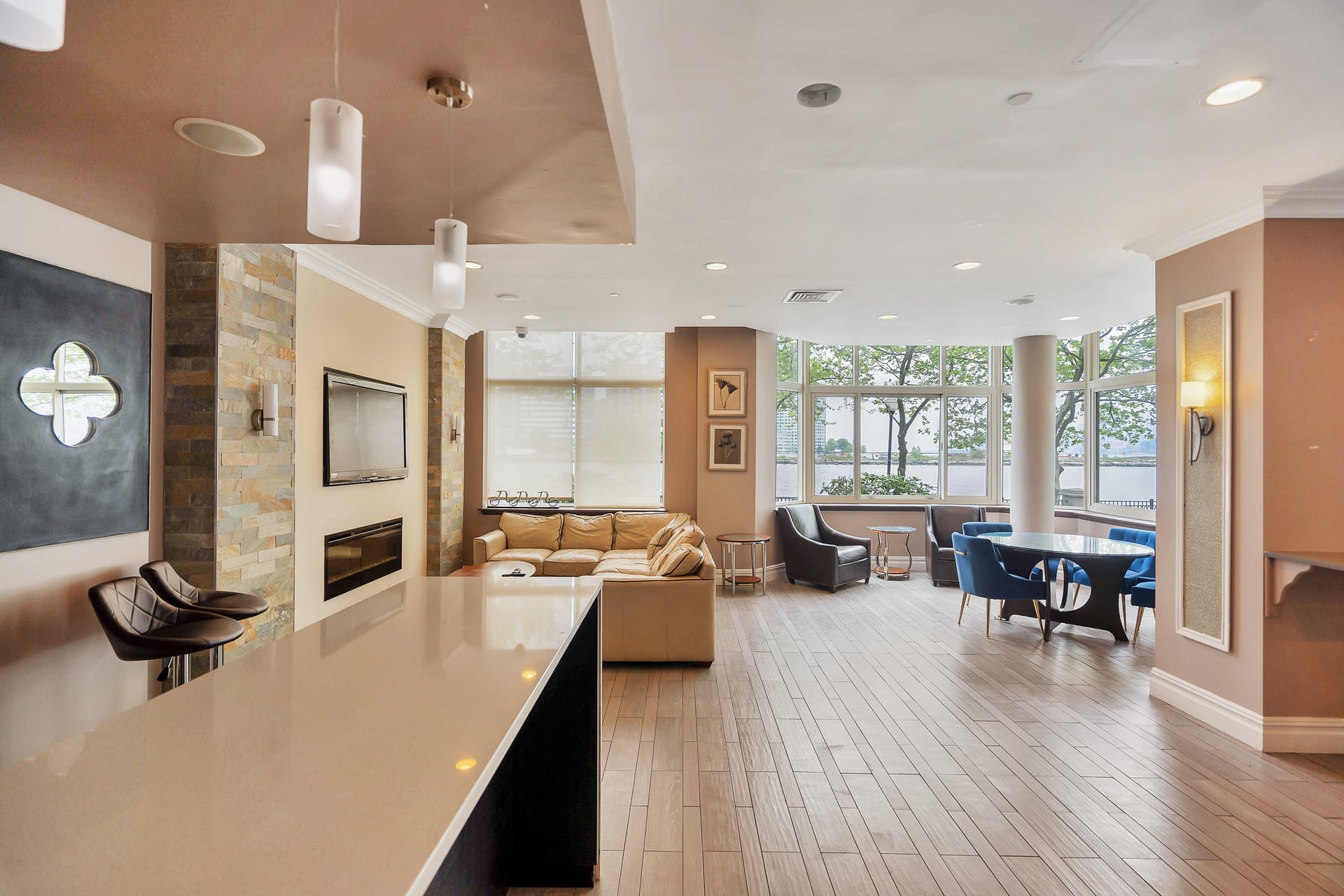 20 2nd Street,  #1010
