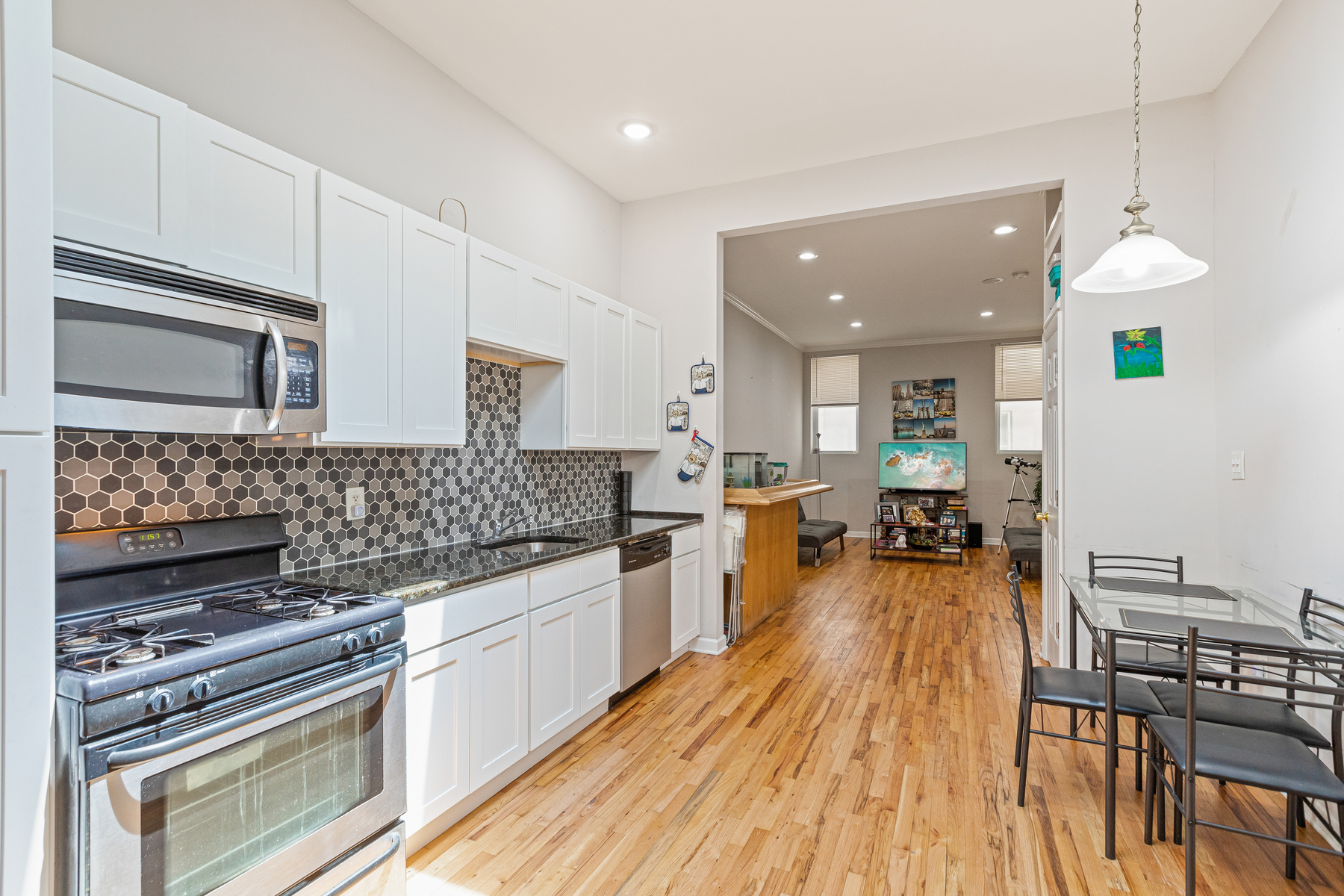 118 Leonard Street, #3