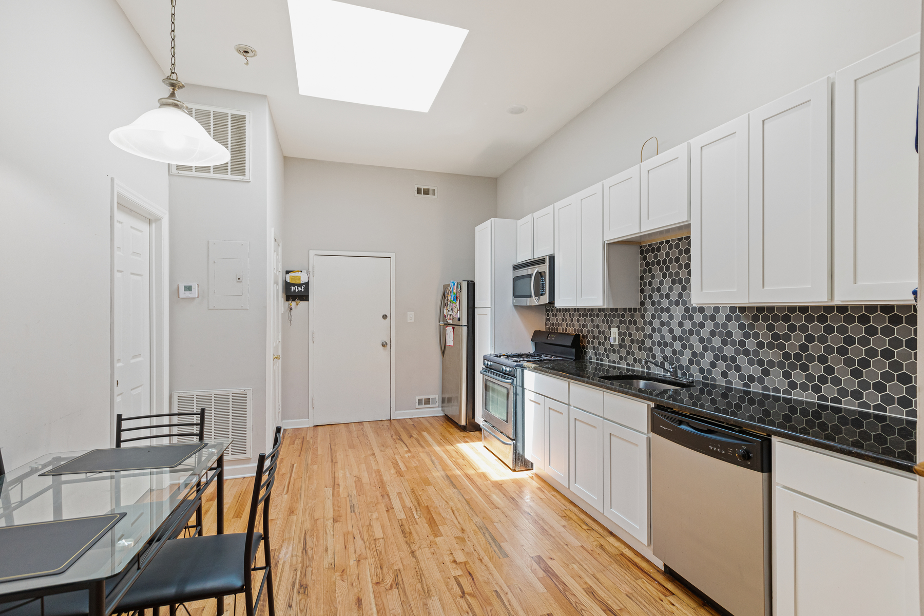 118 Leonard Street, #3