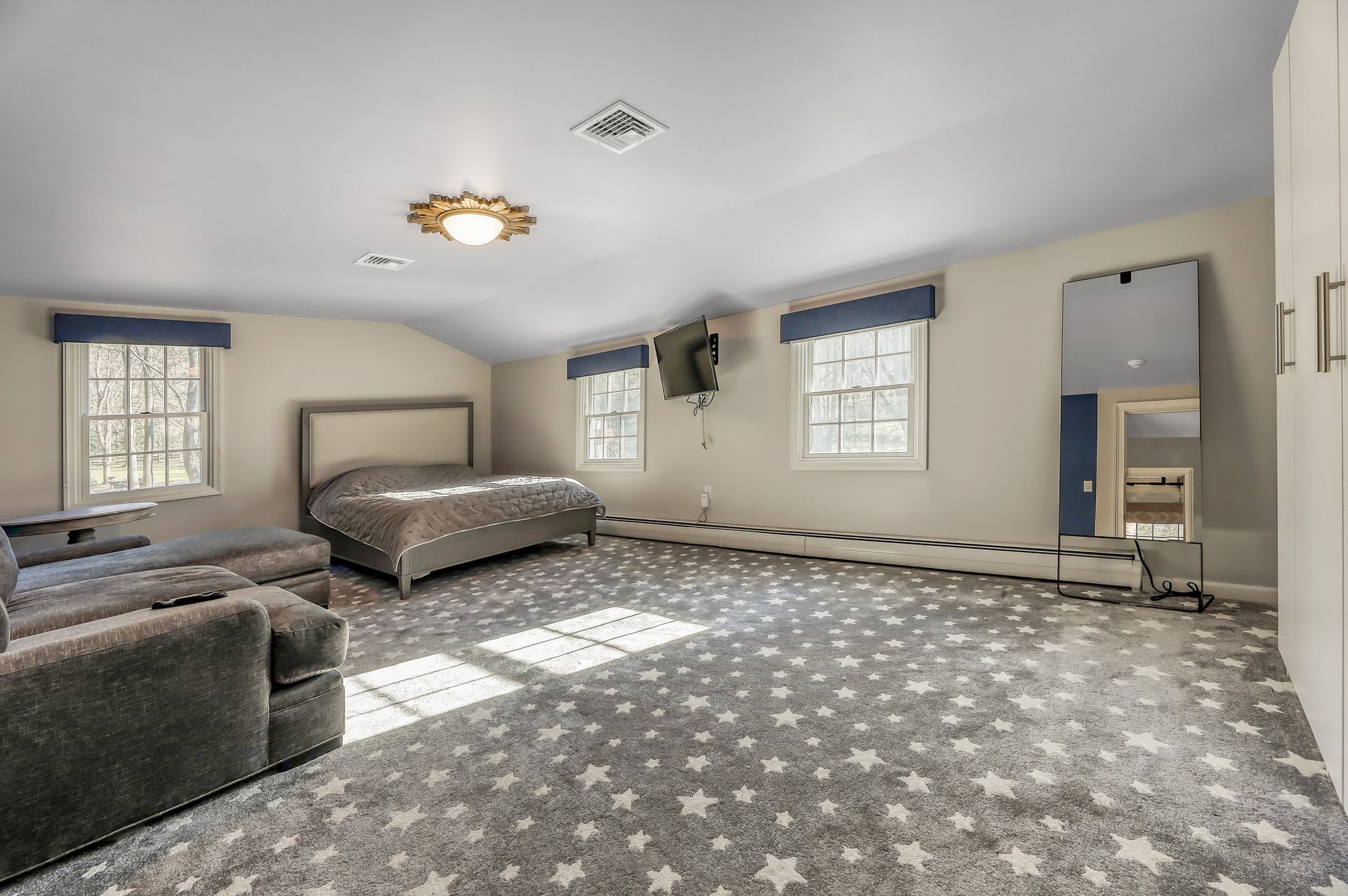 136 Millbrook Cir