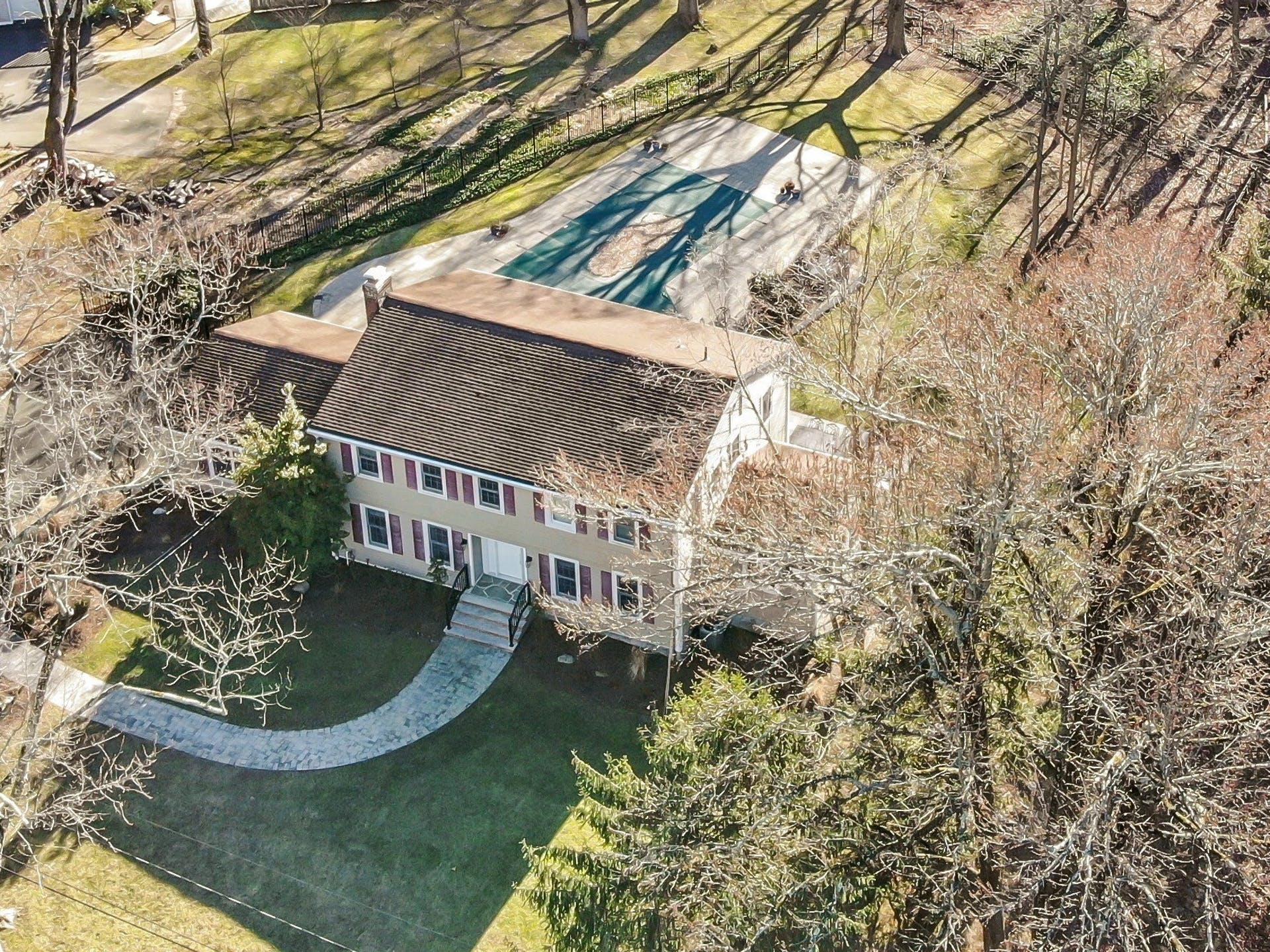 136 Millbrook Cir