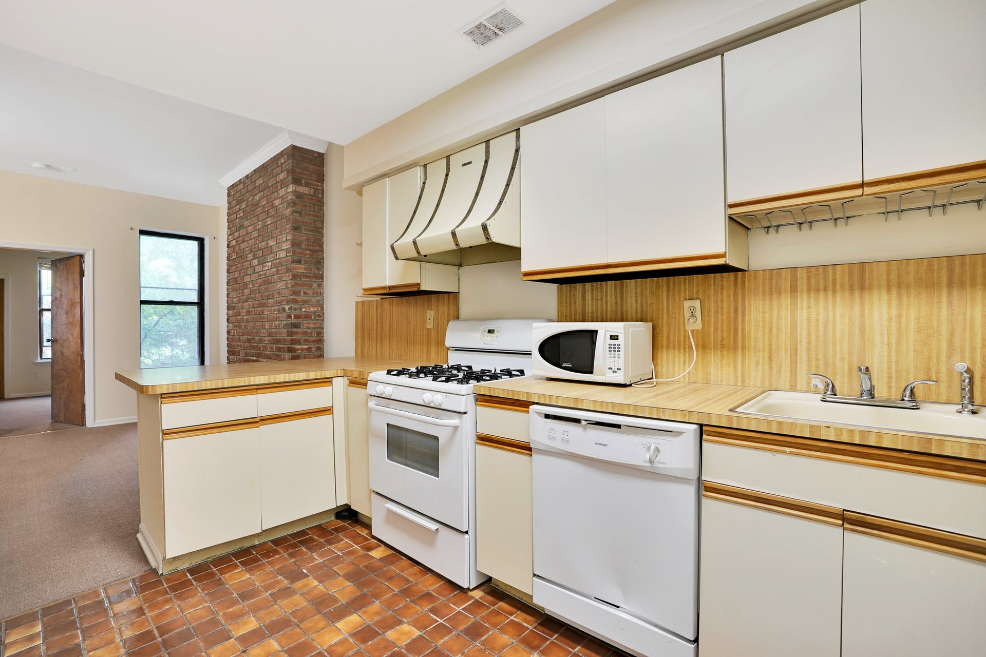 729 Washington Street, #4