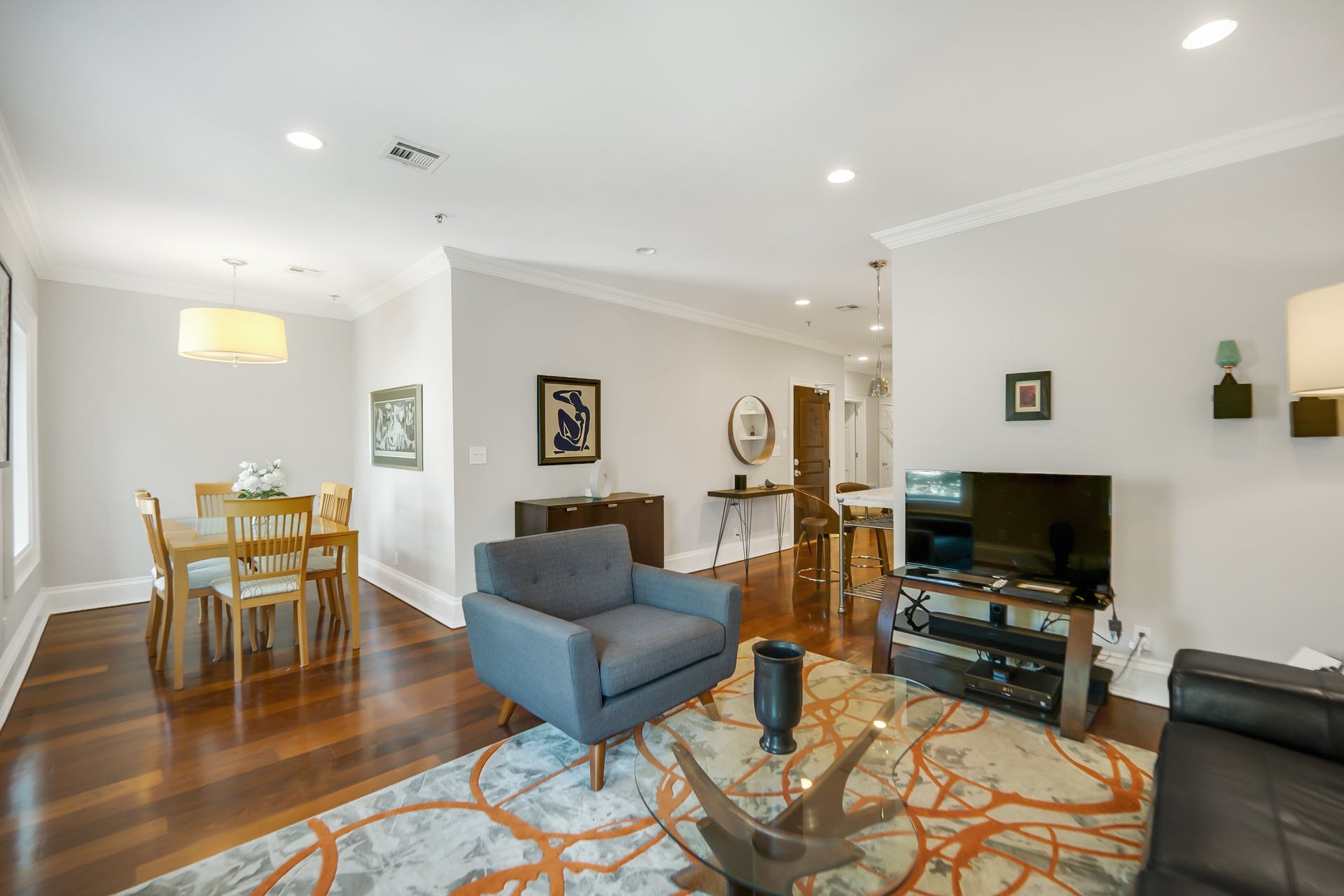 345 4th Street, #3
