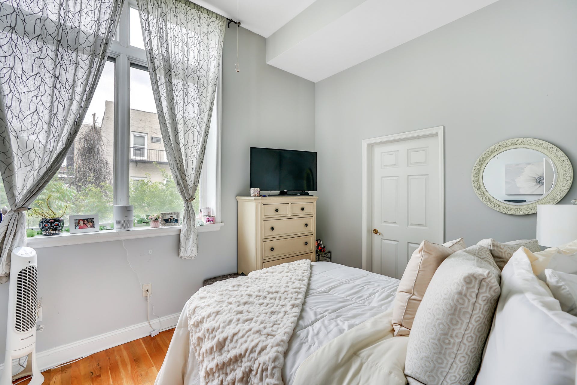 1023 Clinton Street, #4C