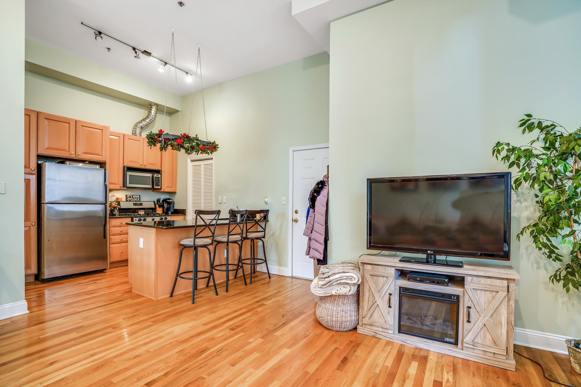 1023 Clinton Street, #4C