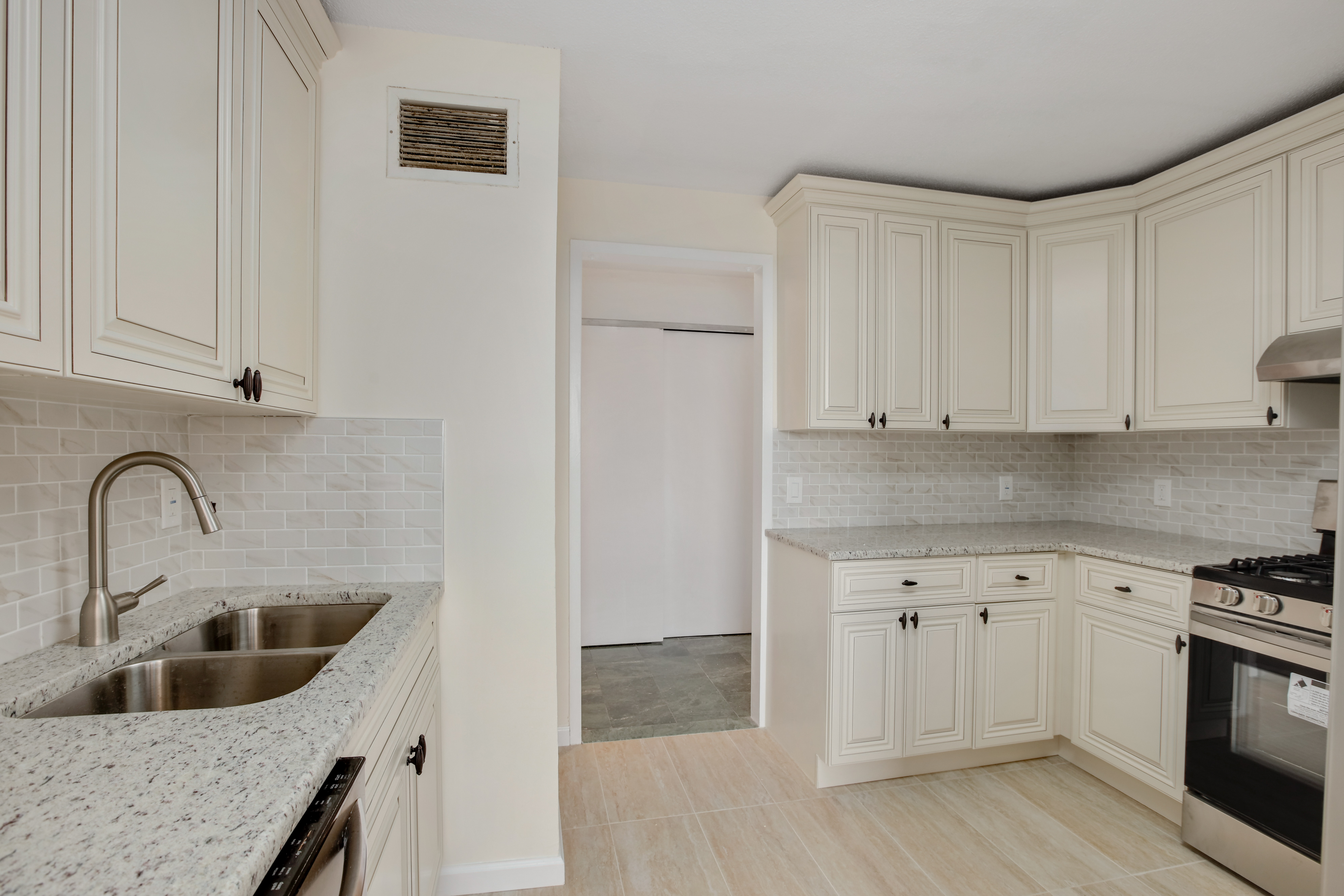 200 Old Palisade Road #1B River Ridge