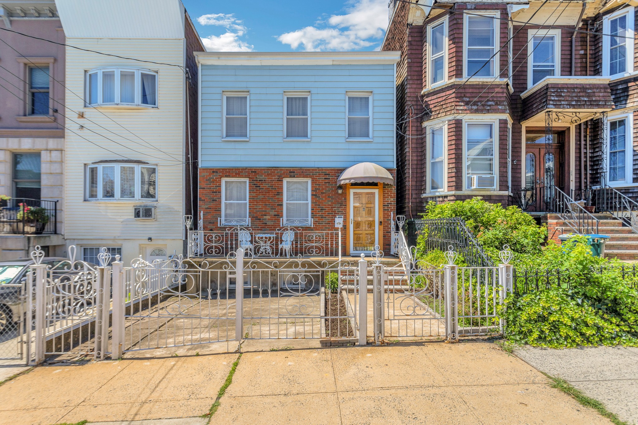23 Zabriskie Street