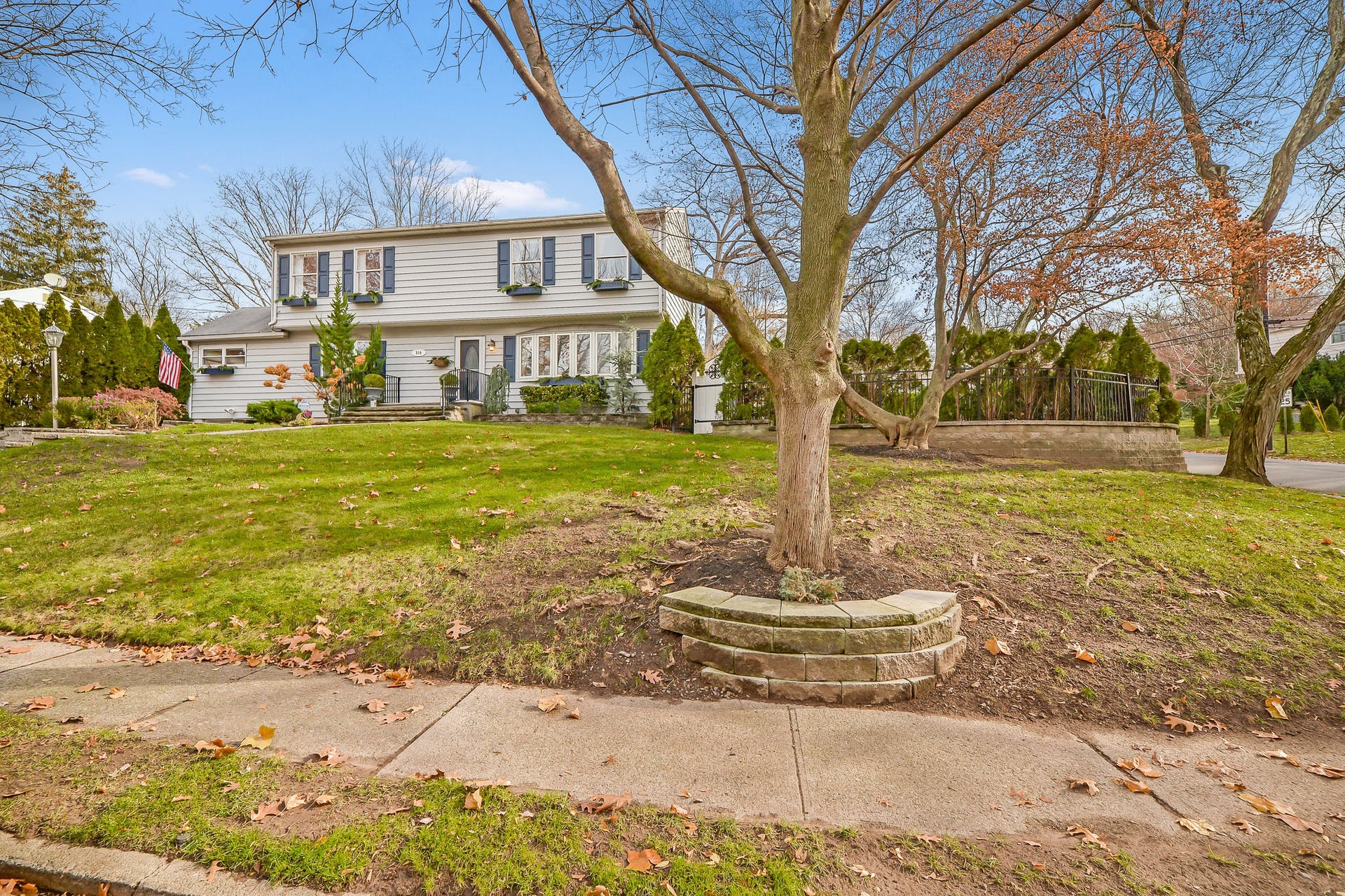 310 Lockwood Dr