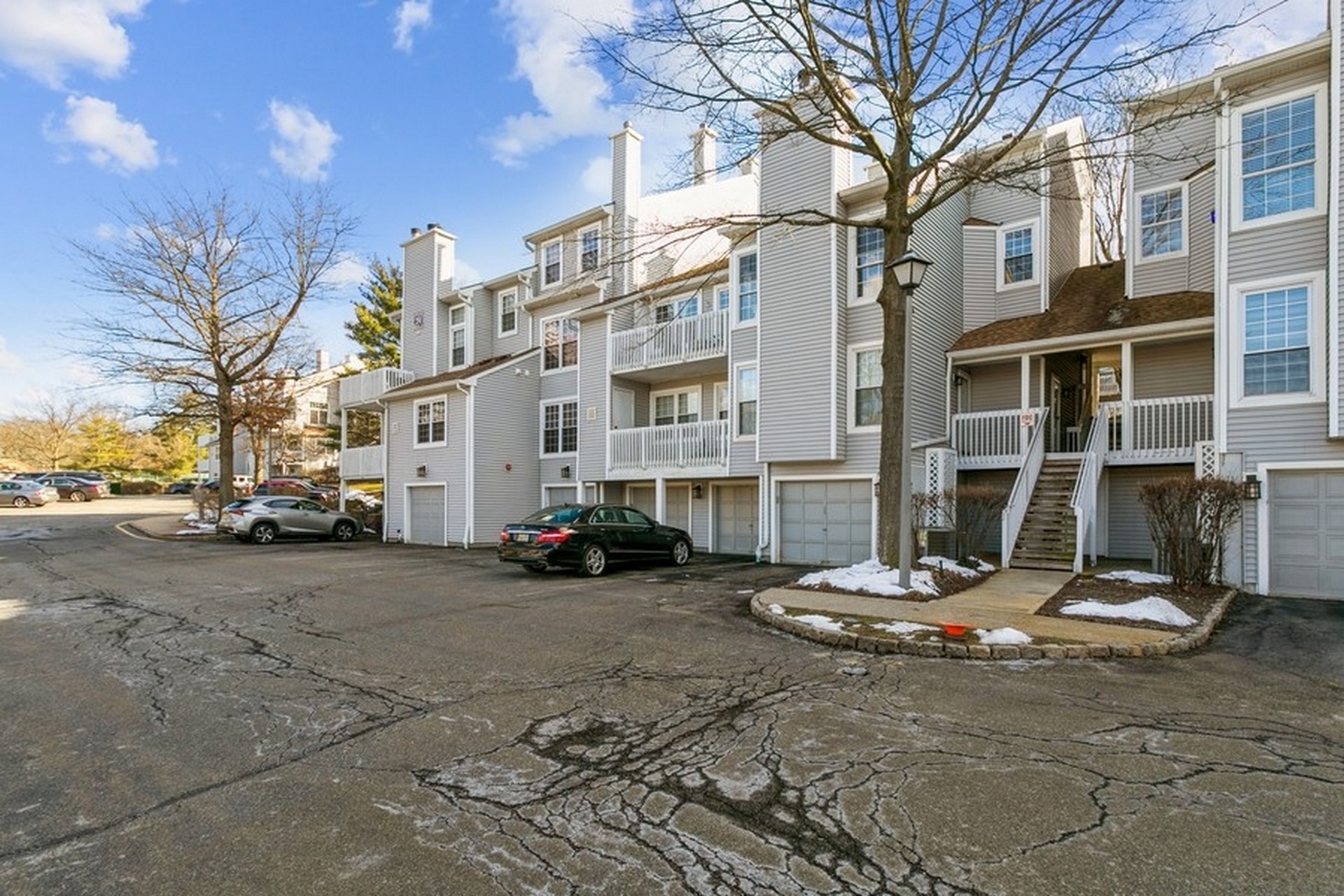 27 Regency Cir