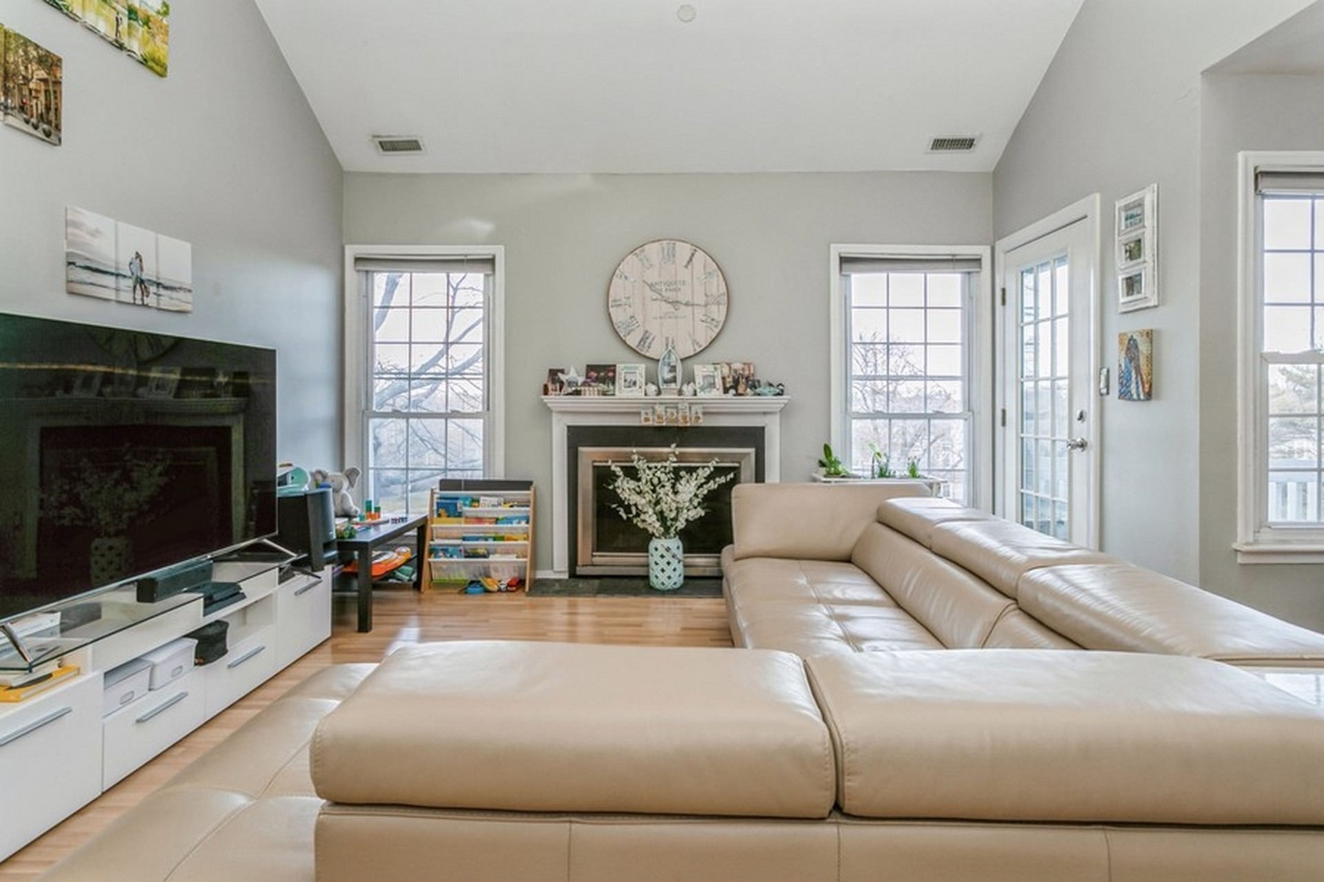 27 Regency Cir