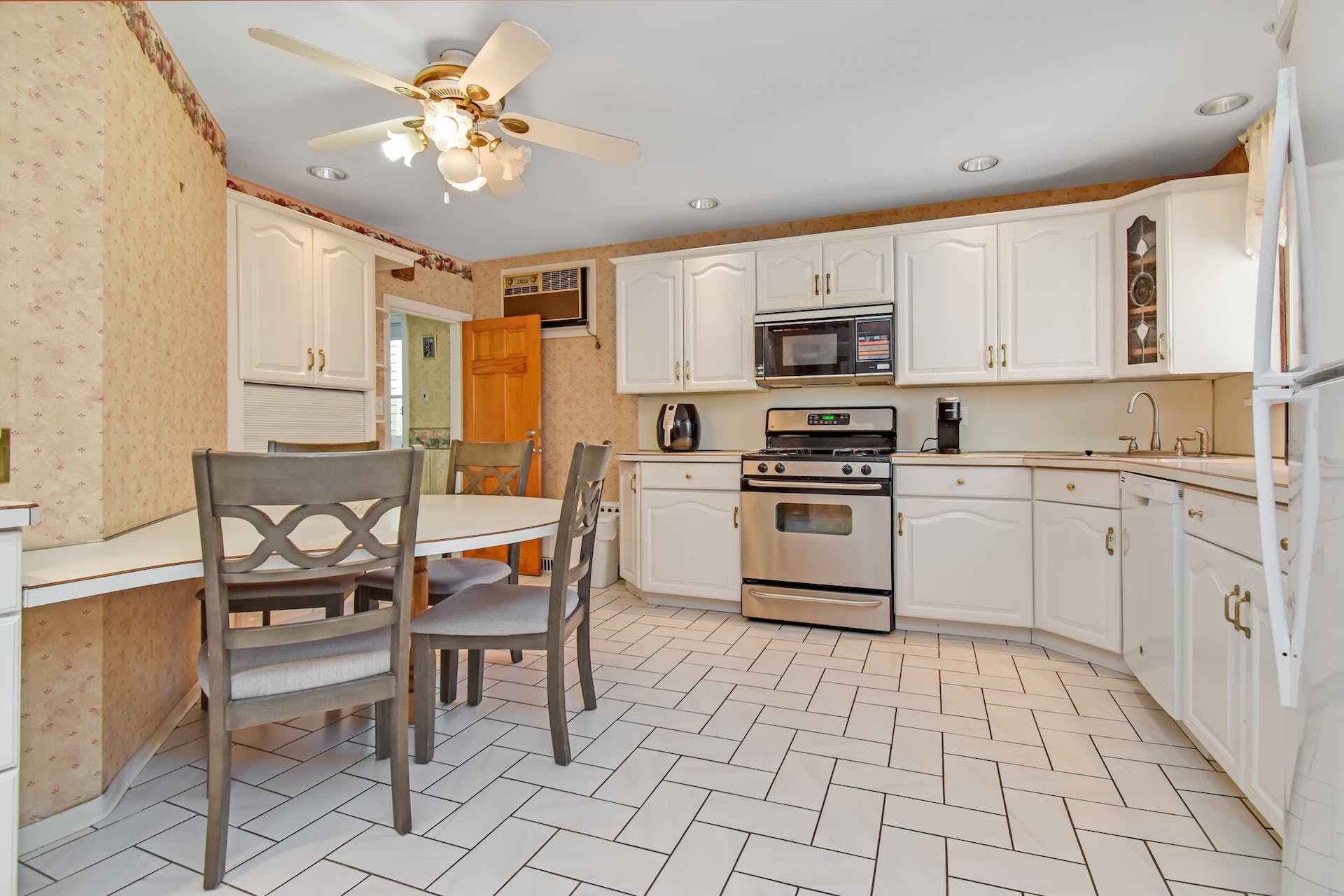 20 East 34th Street, #503