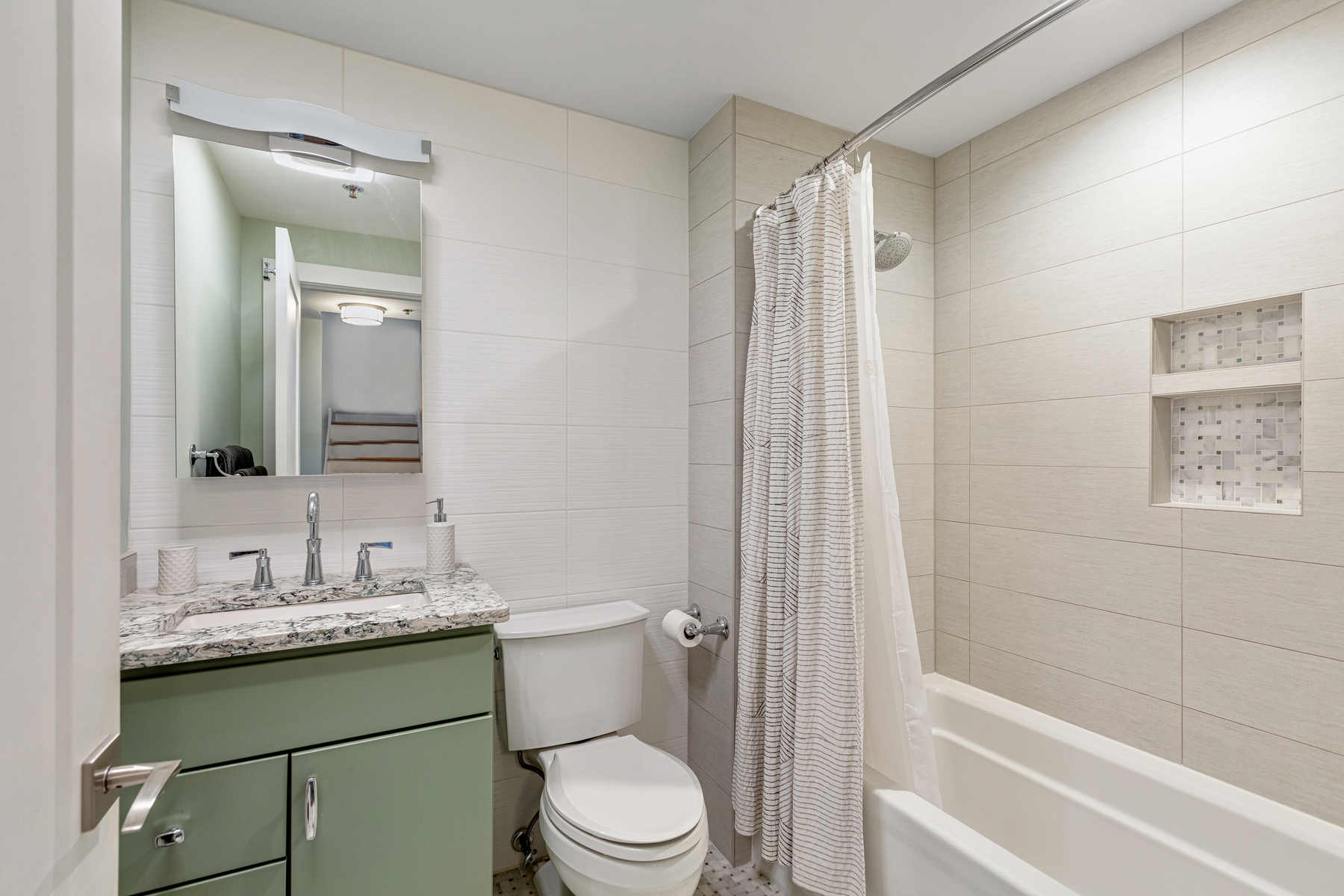 1034 Clinton Street, #404