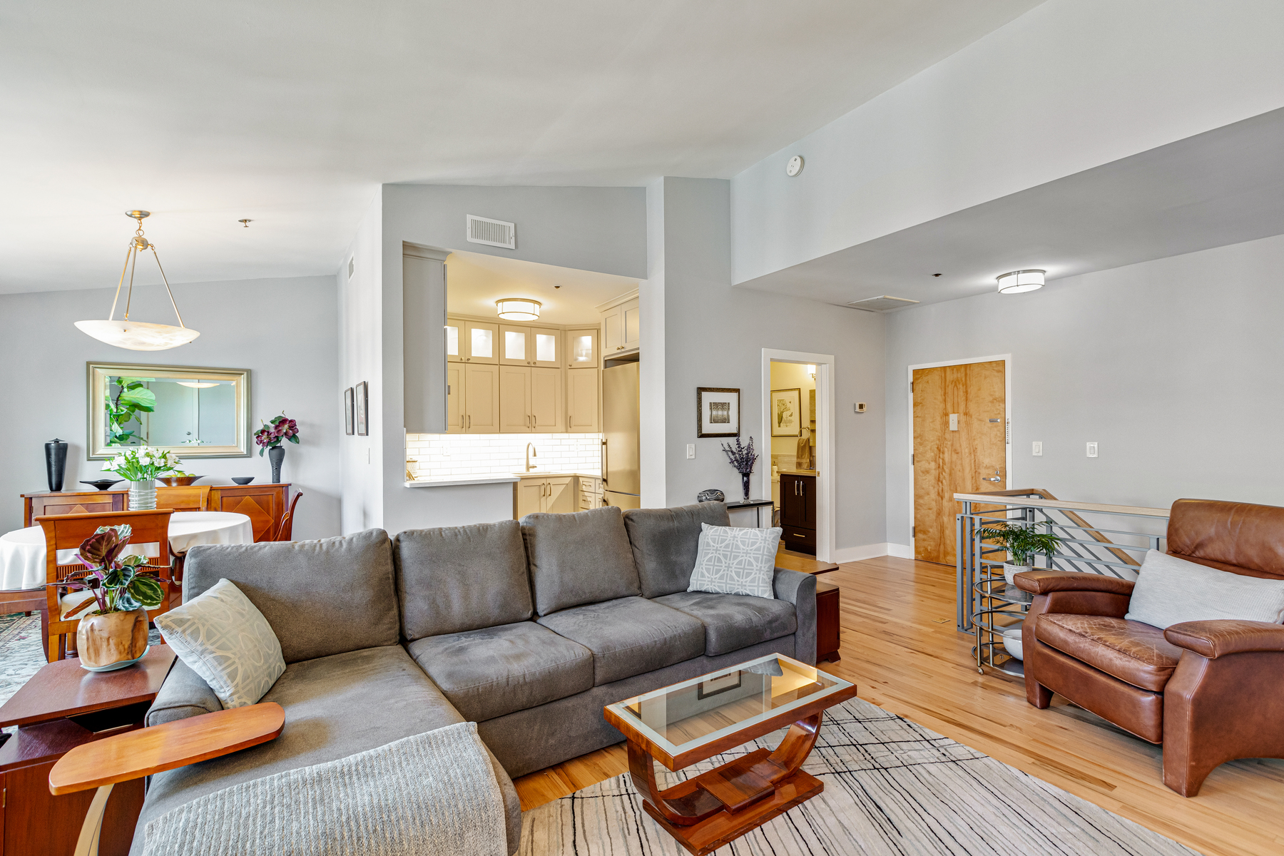 1034 Clinton Street, #404