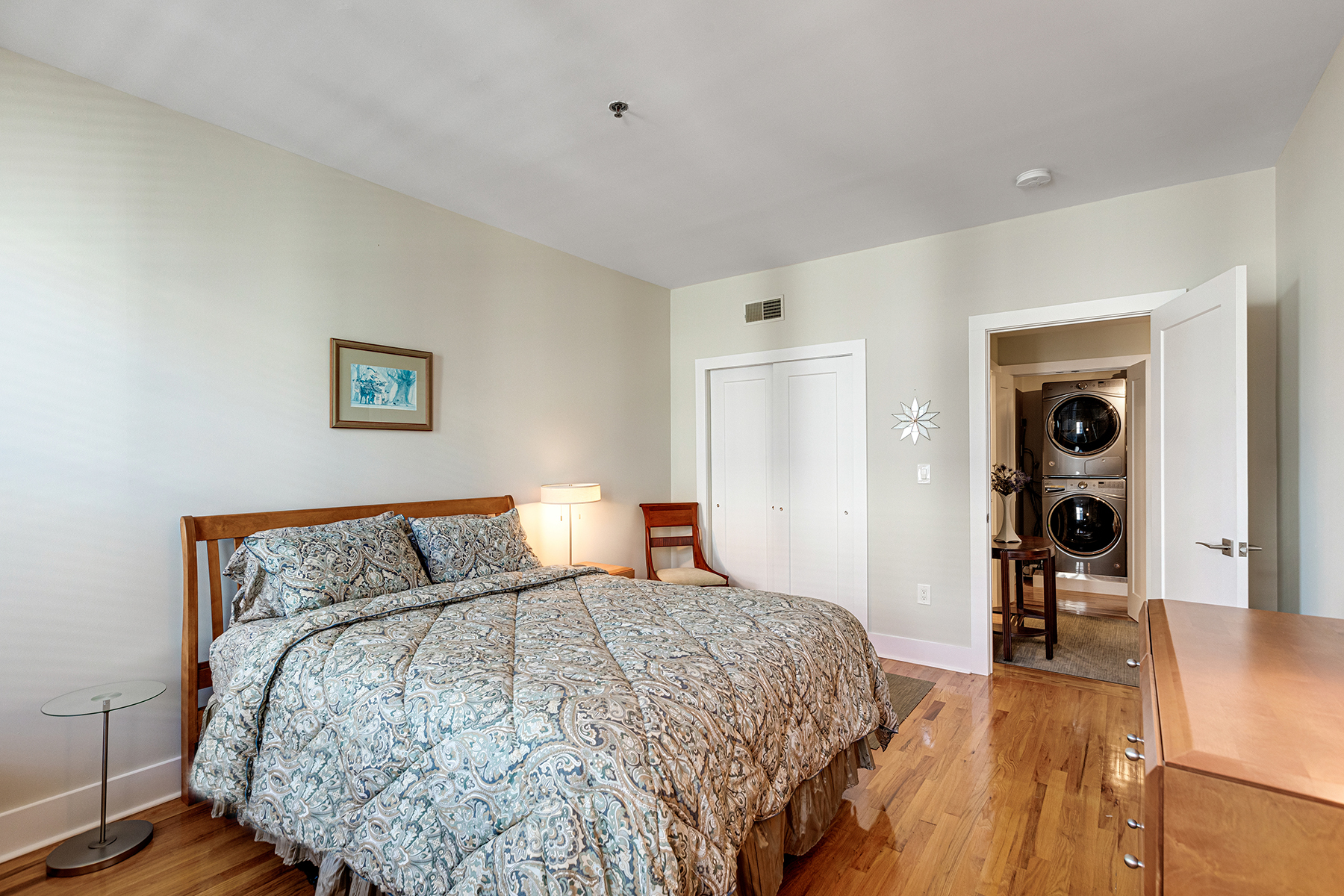 1034 Clinton Street, #404