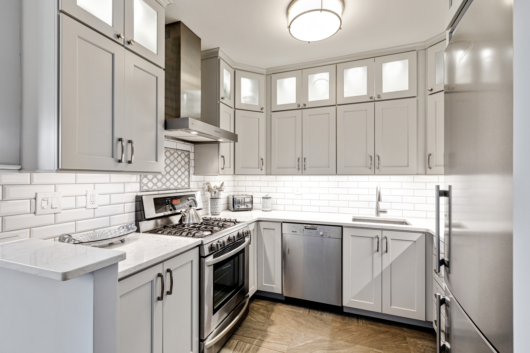 1034 Clinton Street, #404