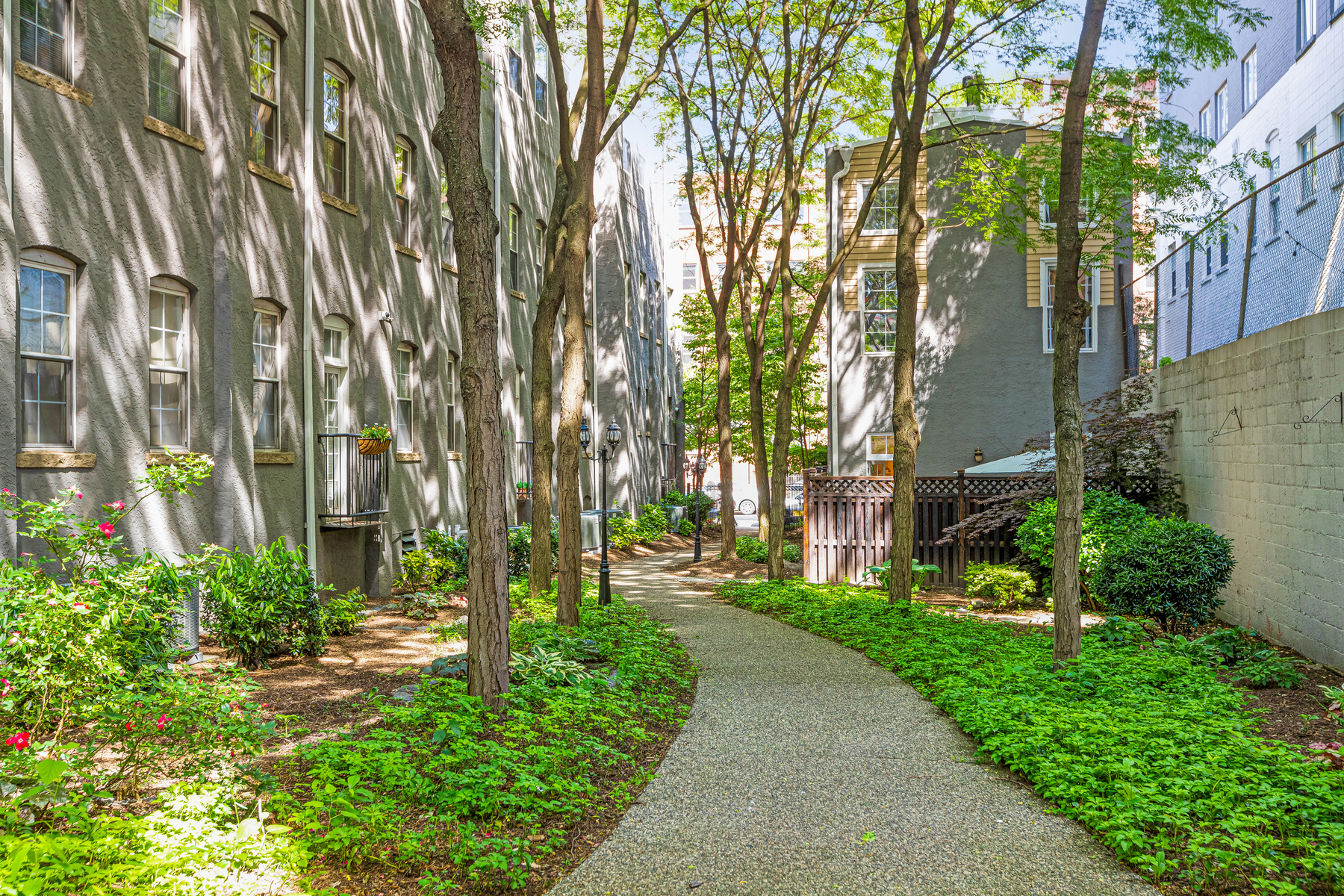 1034 Clinton Street, #404