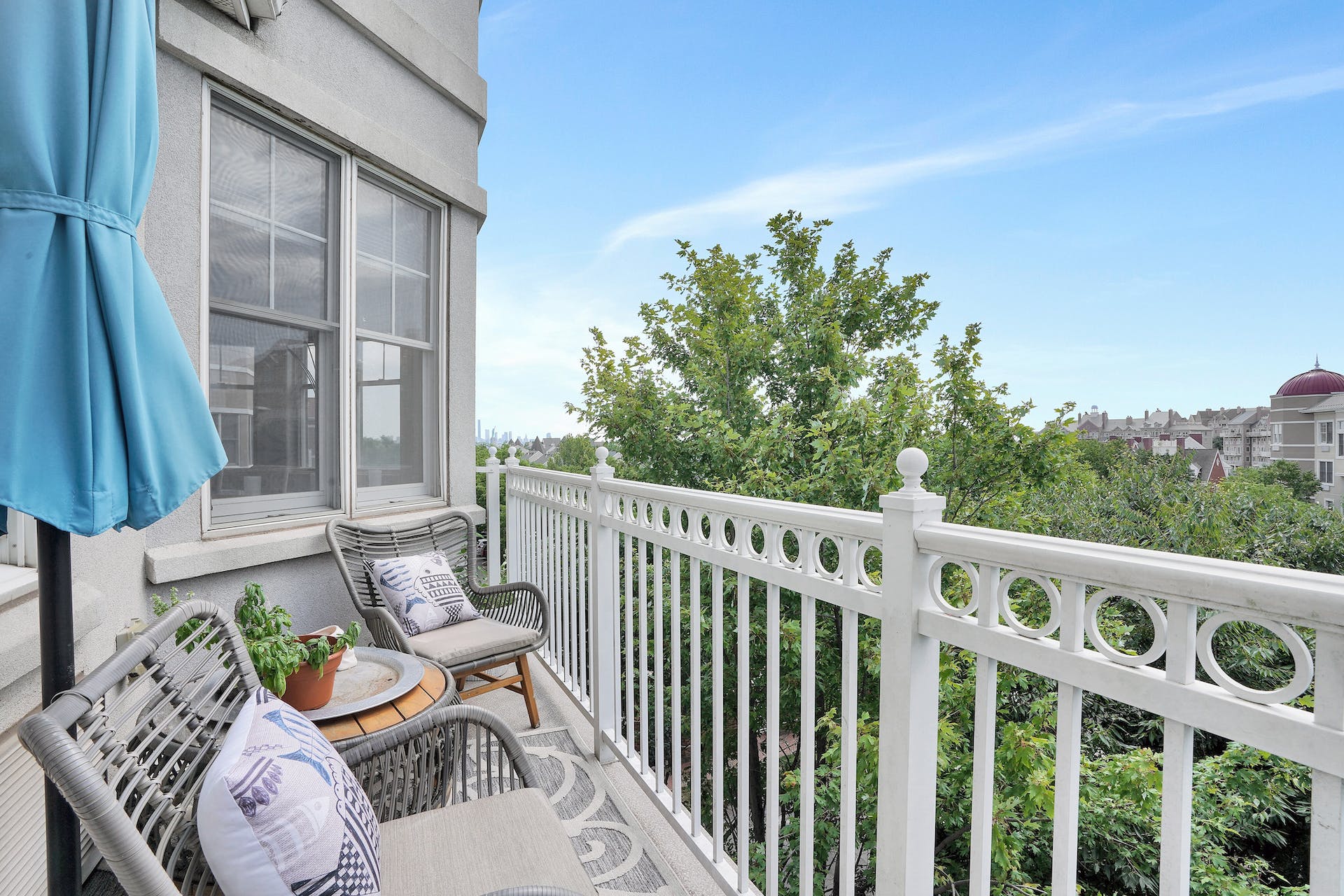 4 Constellation Place, #404