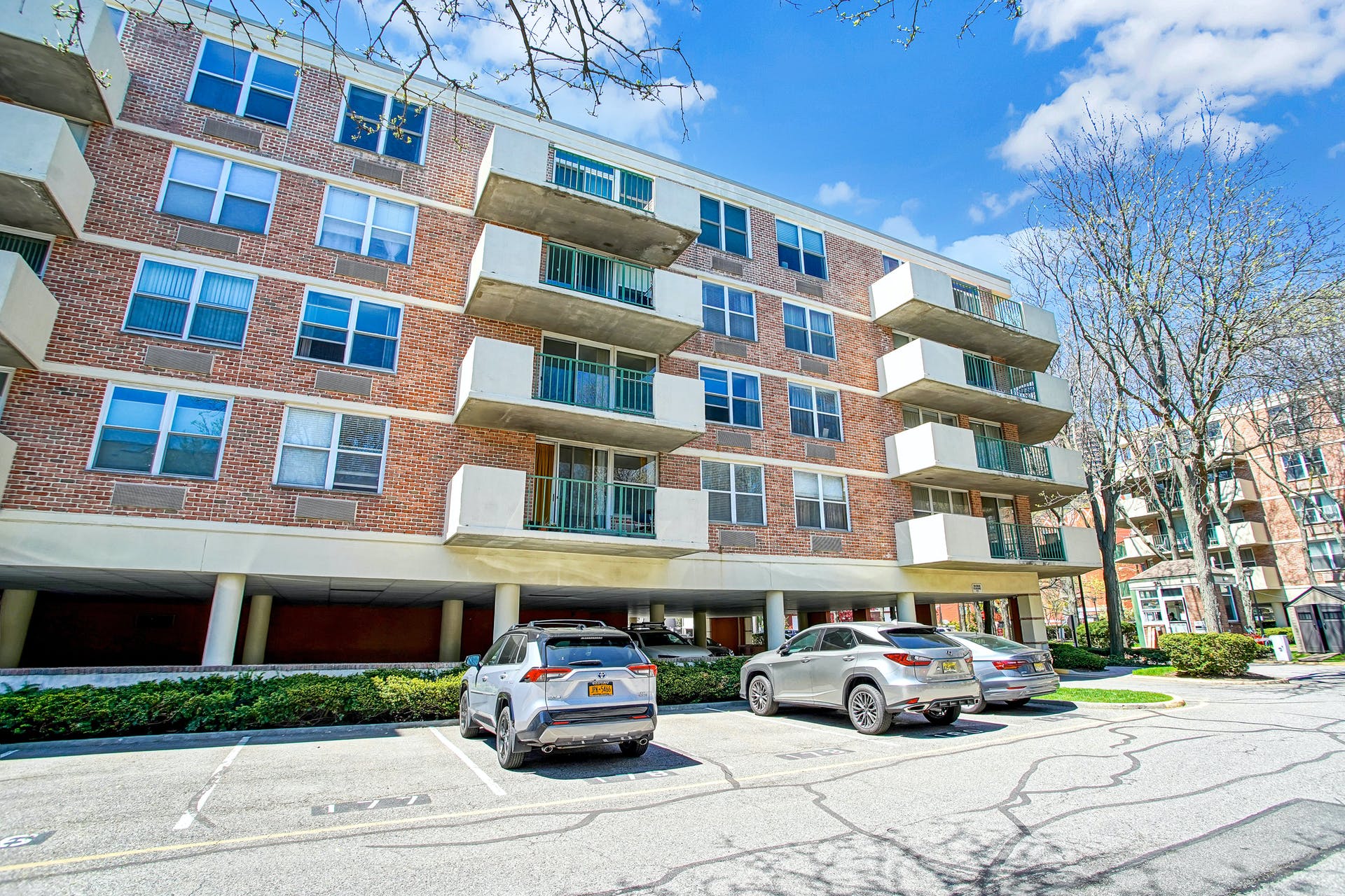 100 Grand Cove Way, #3L