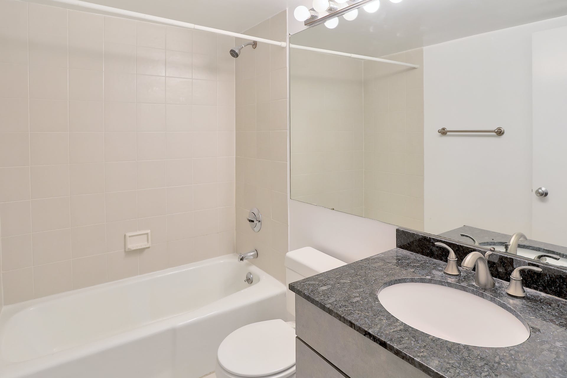 100 Grand Cove Way, #3L