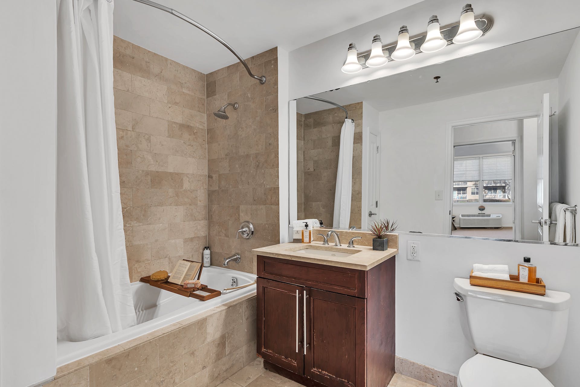 4 Constellation Place, #101