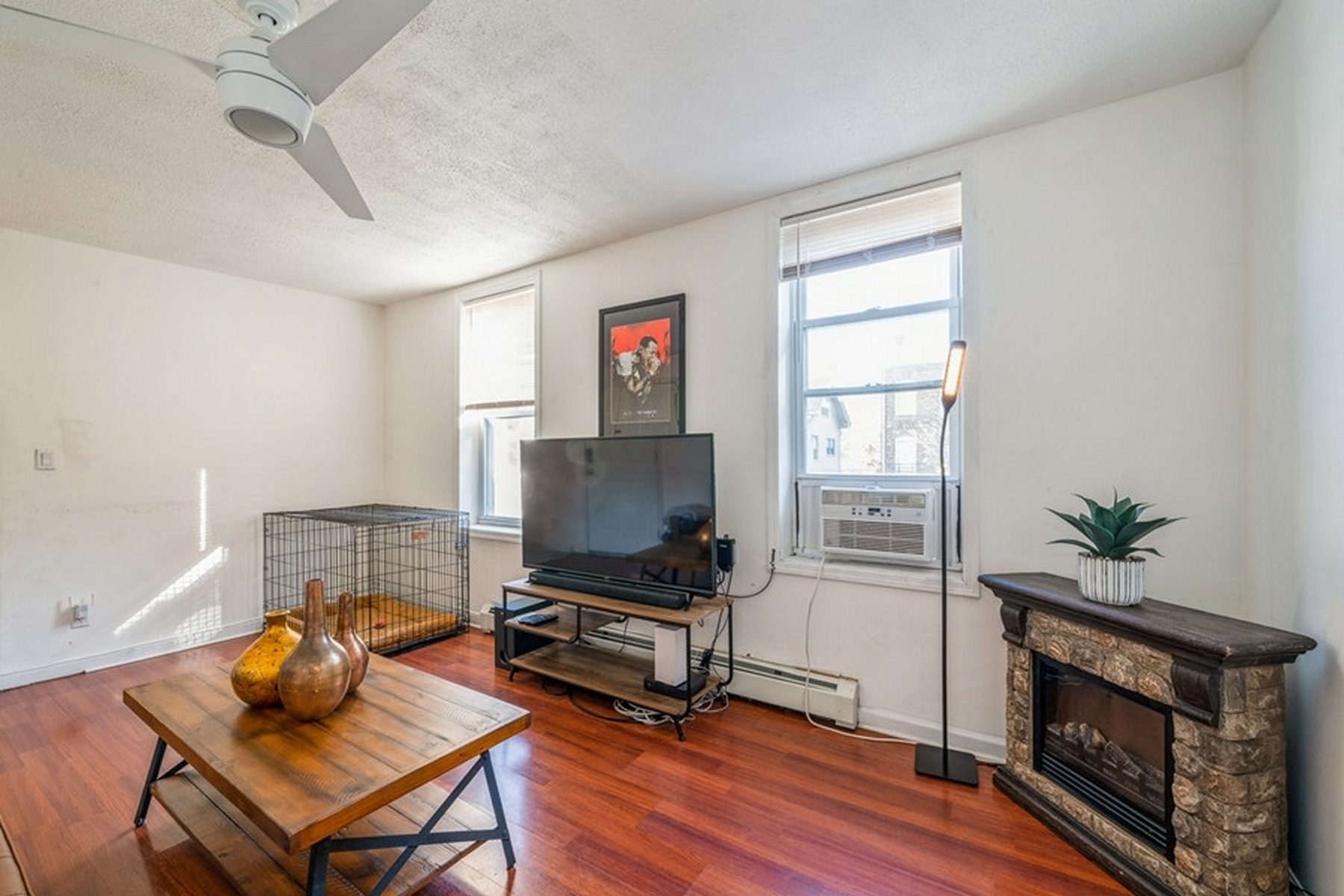 811 Montgomery Street, #2L