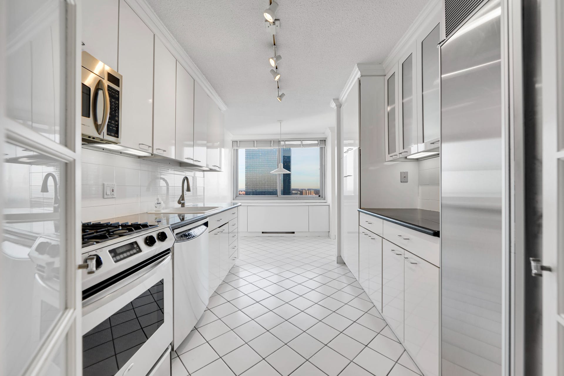 1600 Parker Ave 22C