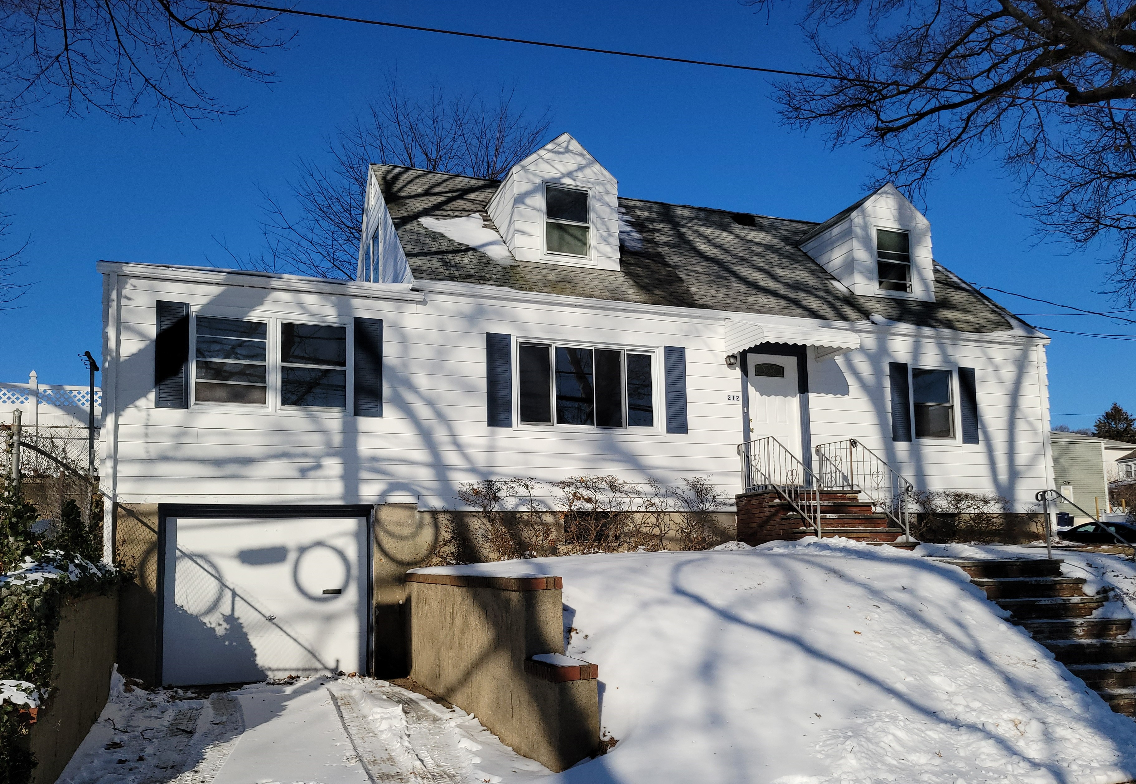 212  Maplewood Ave