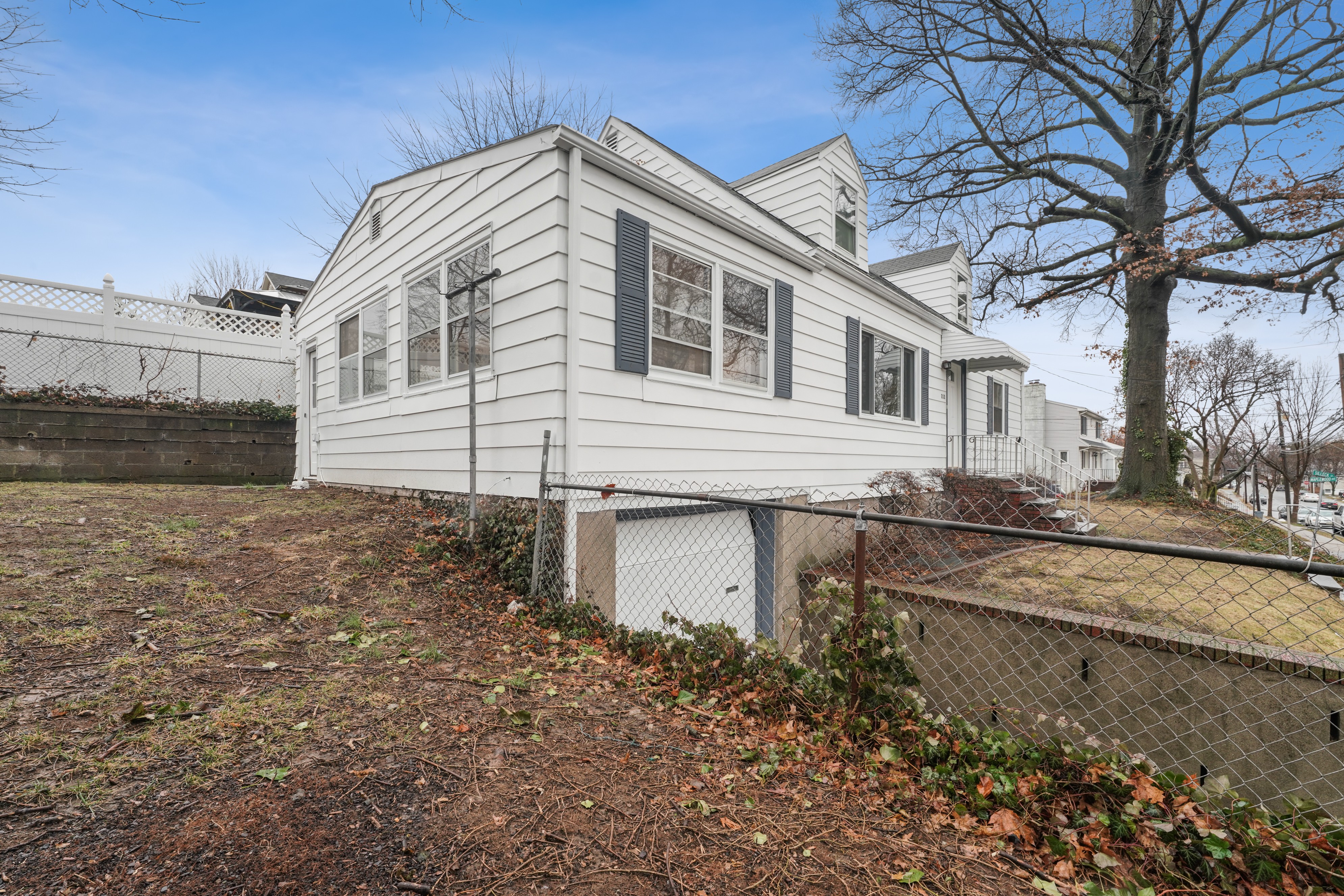 212  Maplewood Ave