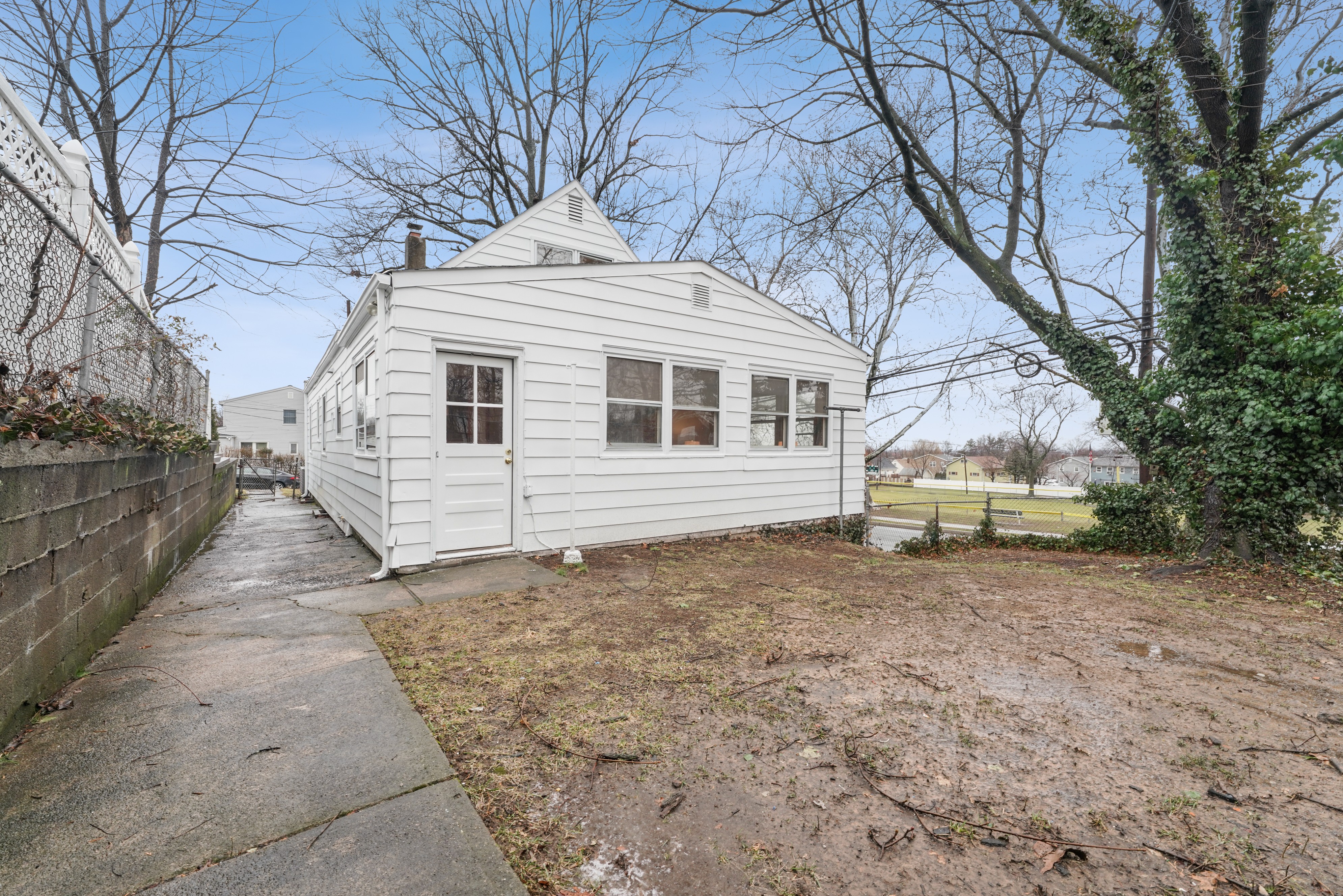 212  Maplewood Ave