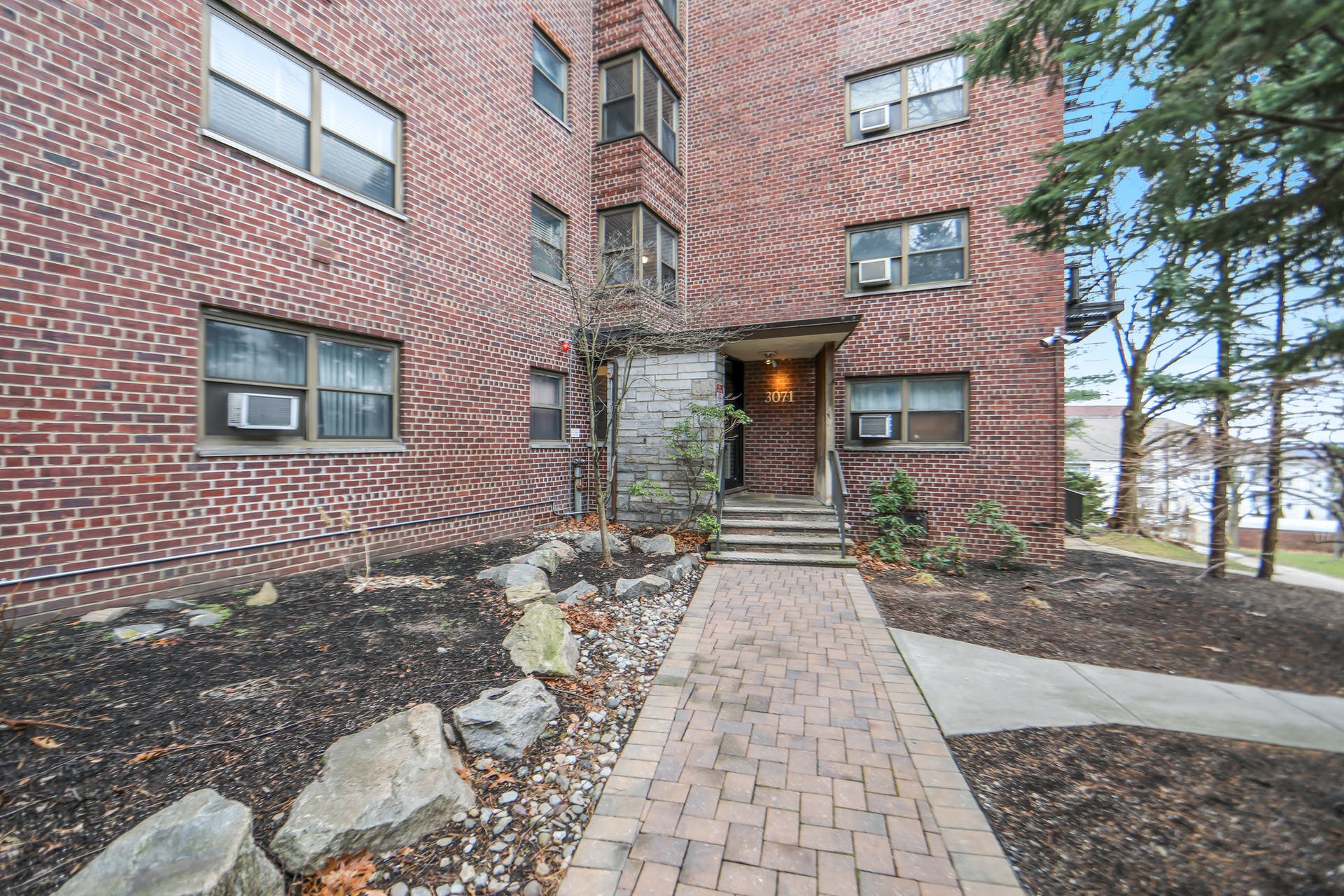 3071 Edwin Ave 2F