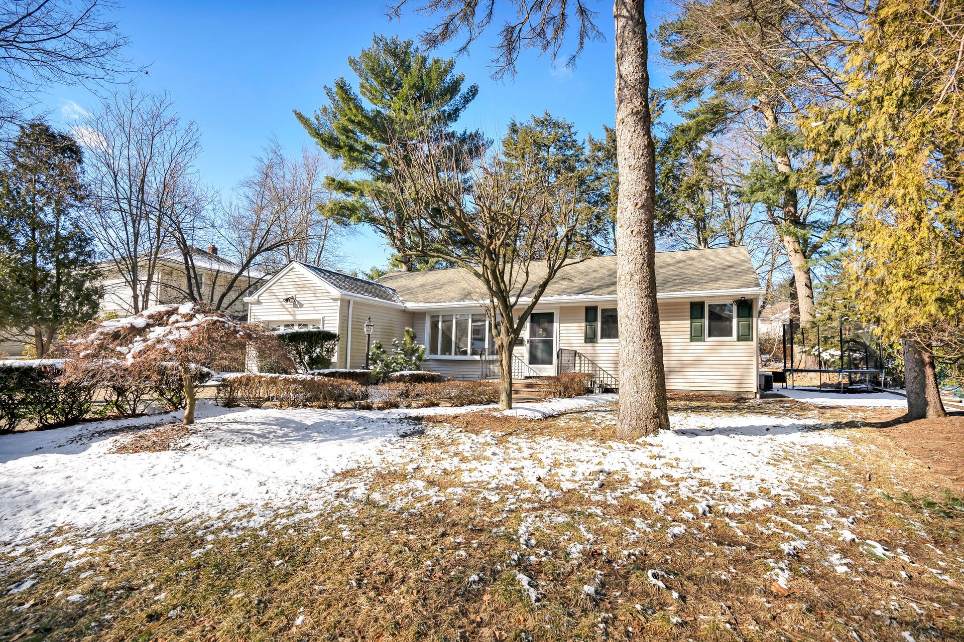 23 Holly Ln