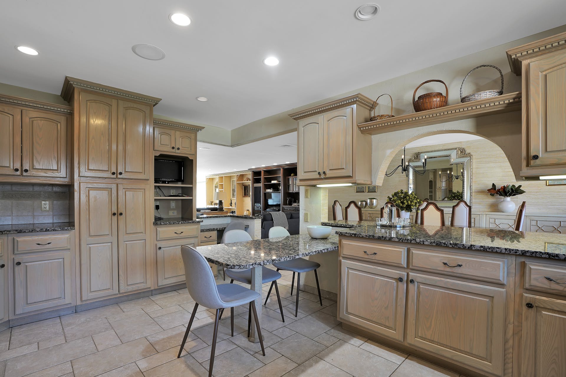 1225 River Rd. 5C