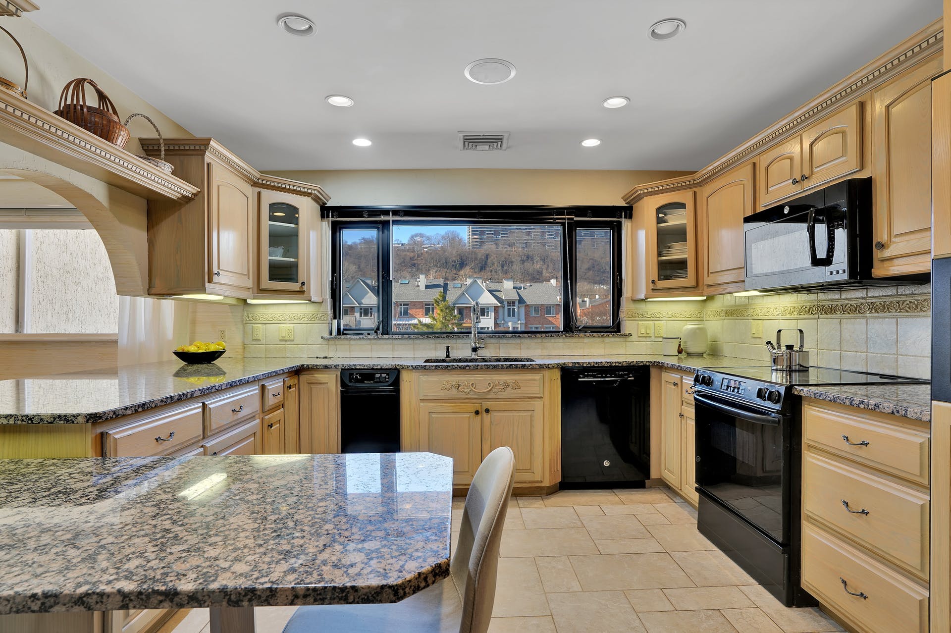 1225 River Rd. 5C