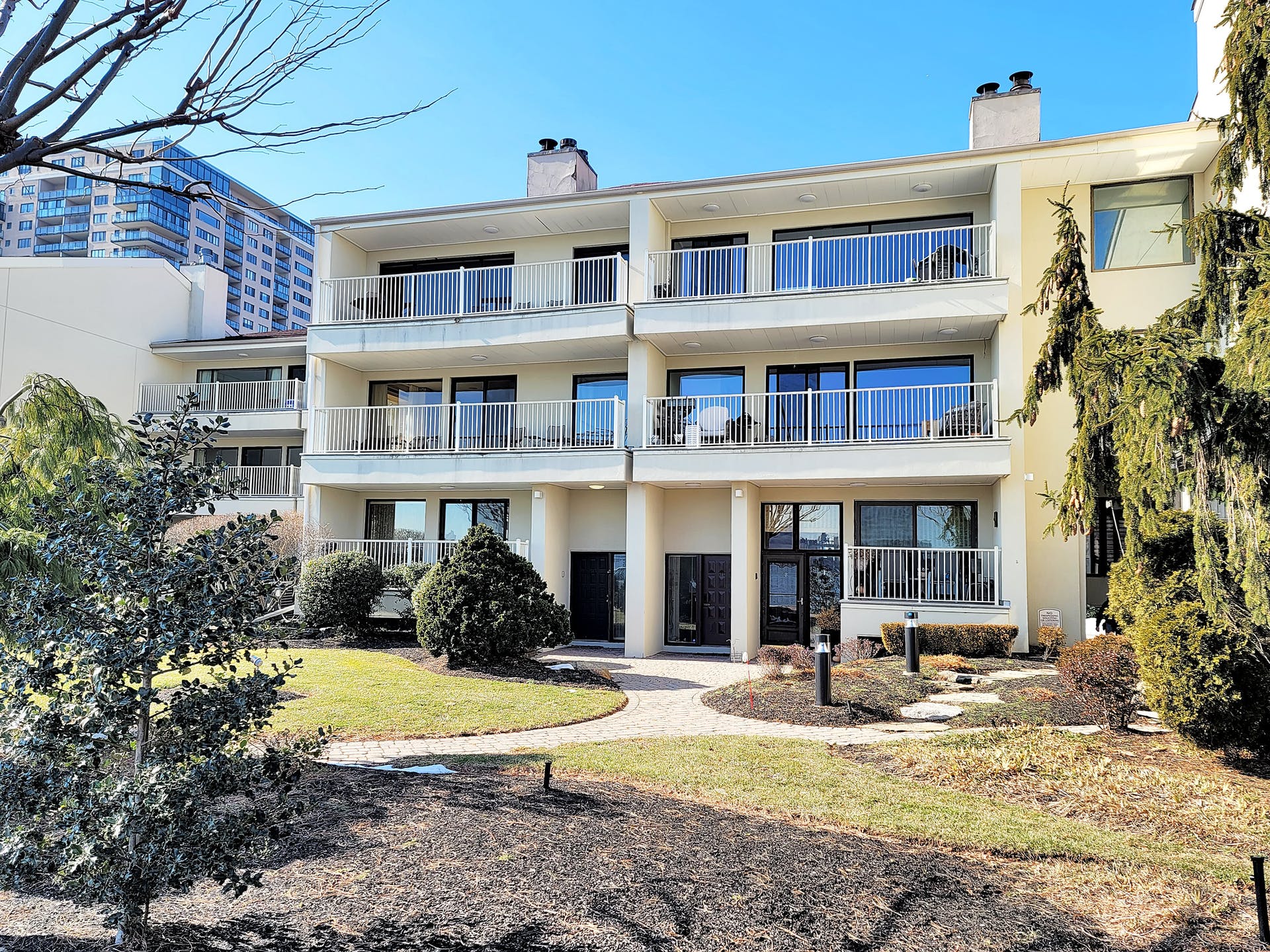 1225 River Rd. 5C
