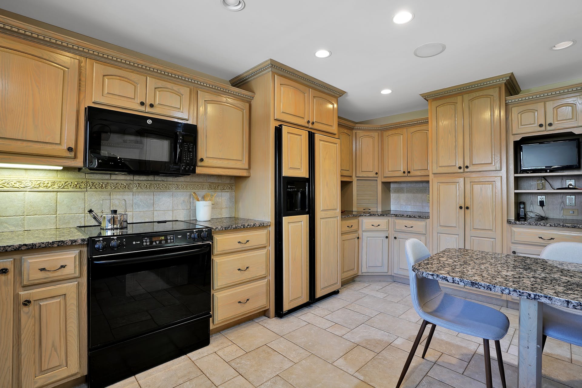 1225 River Rd. 5C