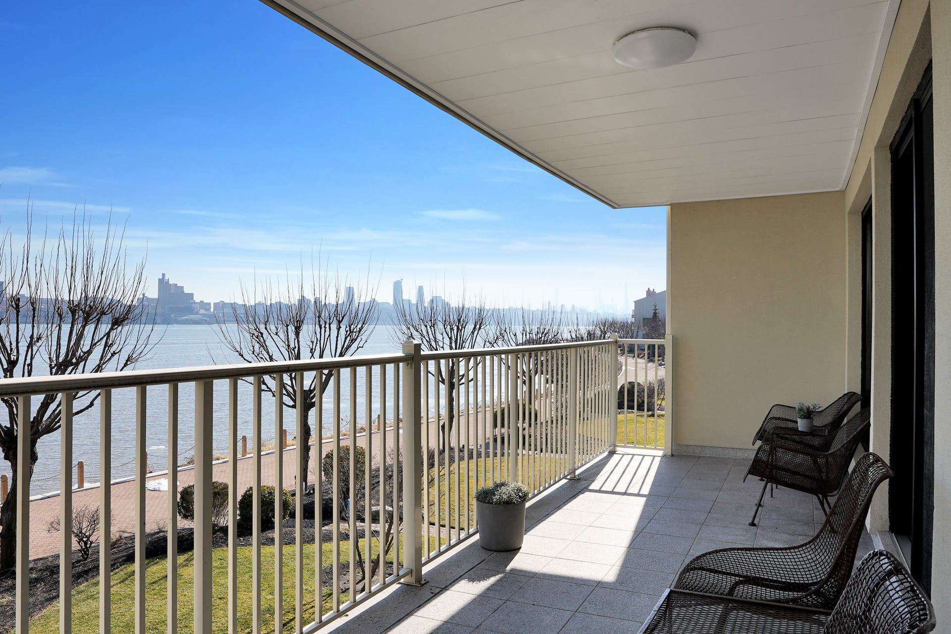 1225 River Rd. 5C