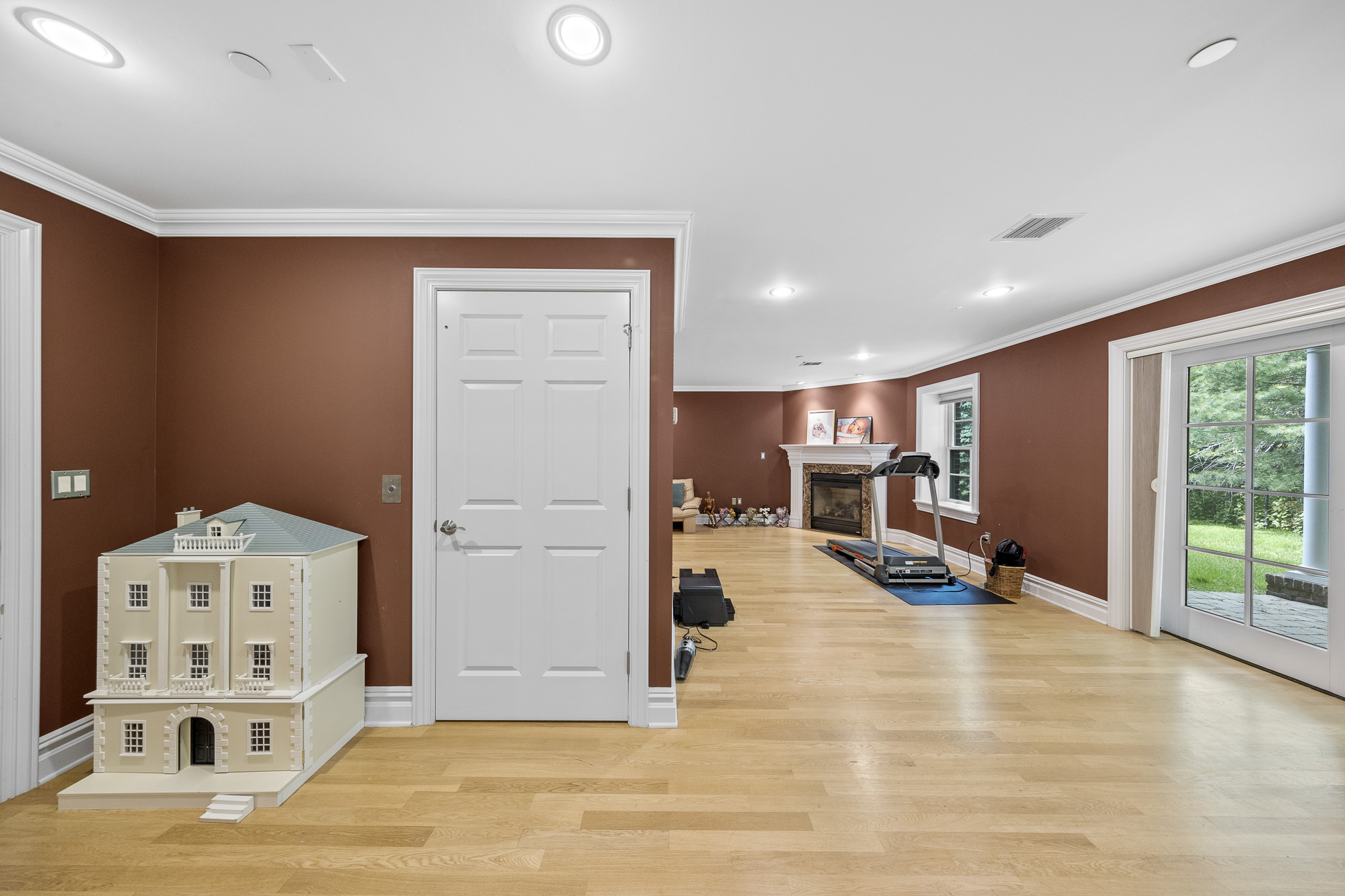 308 Heights Ln
