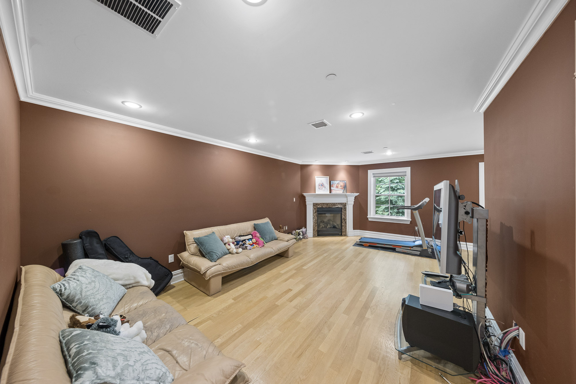 308 Heights Ln