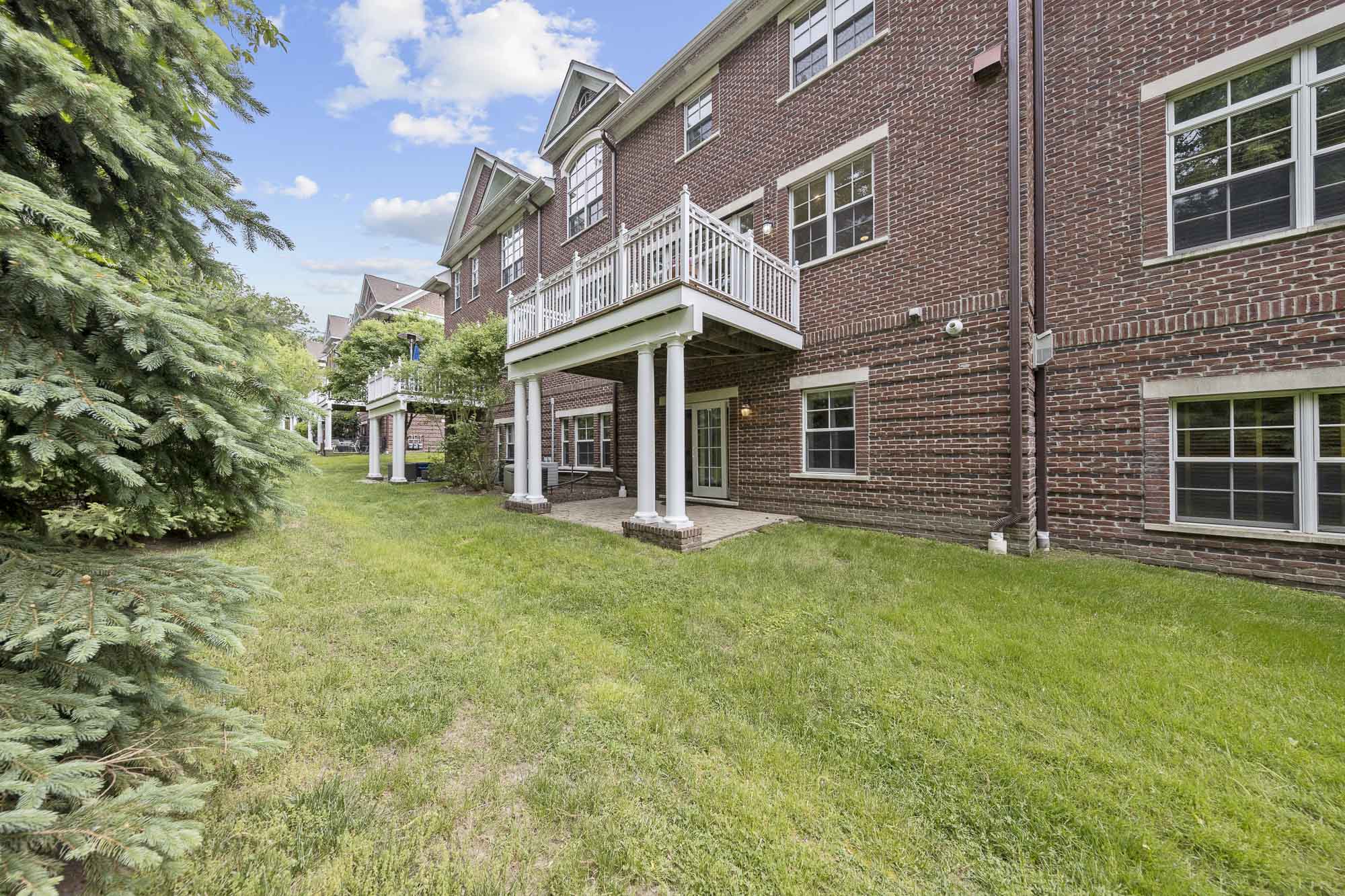 308 Heights Ln