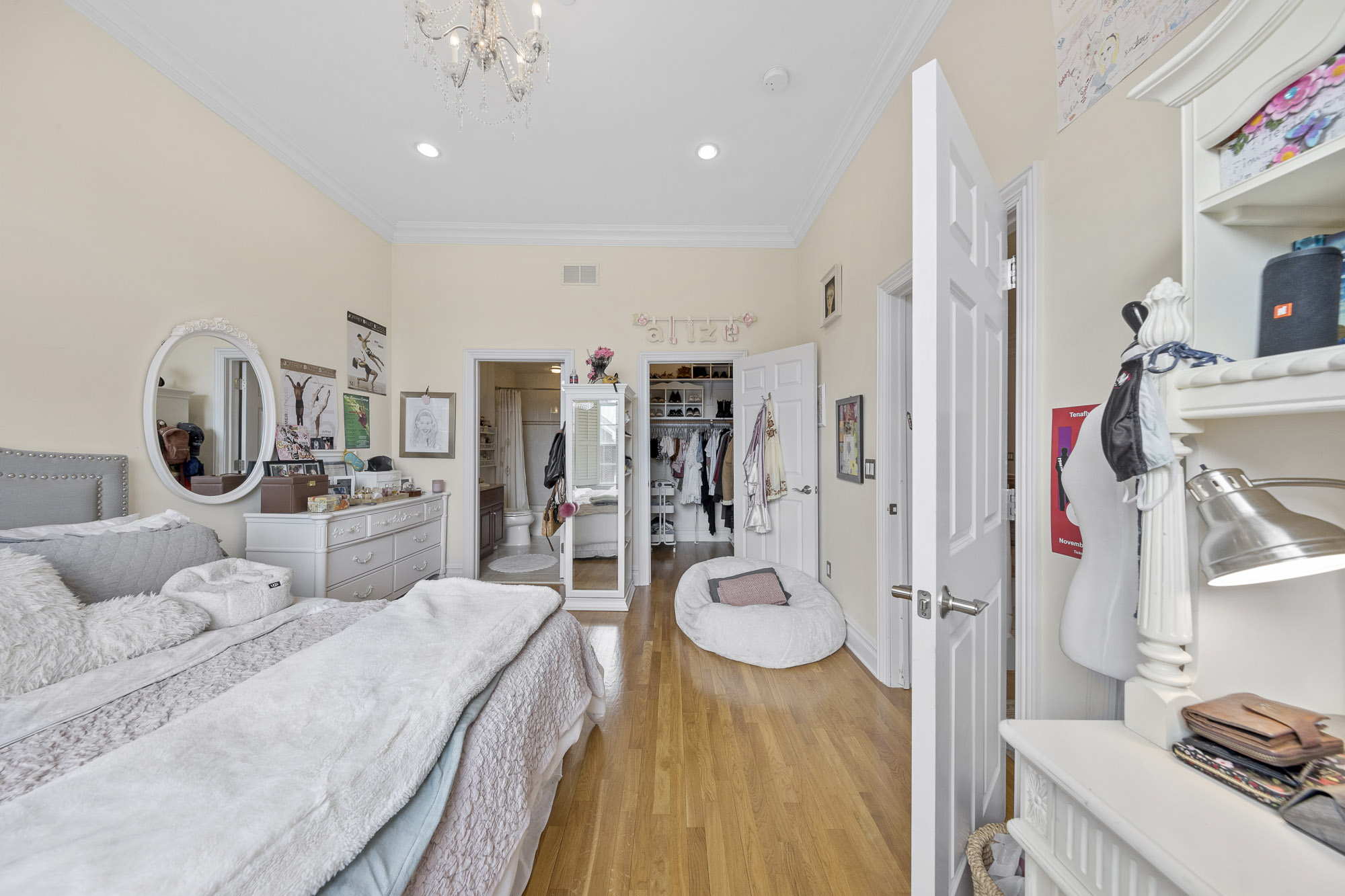 308 Heights Ln