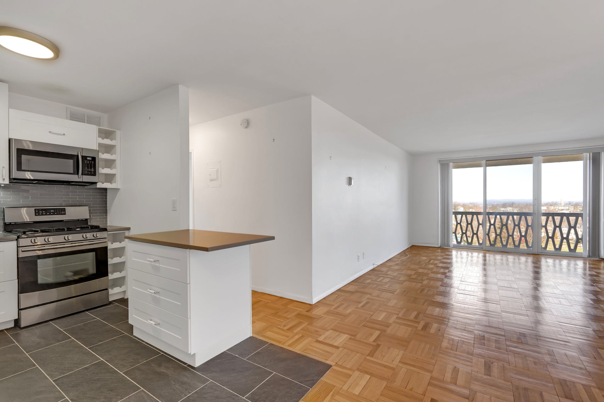 2000 Linwood Ave, Unit 9C