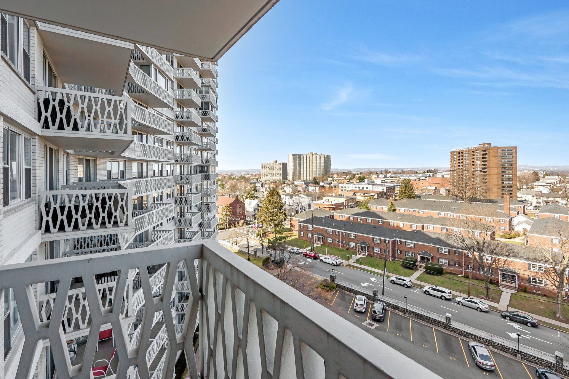 2000 Linwood Ave, Unit 9C