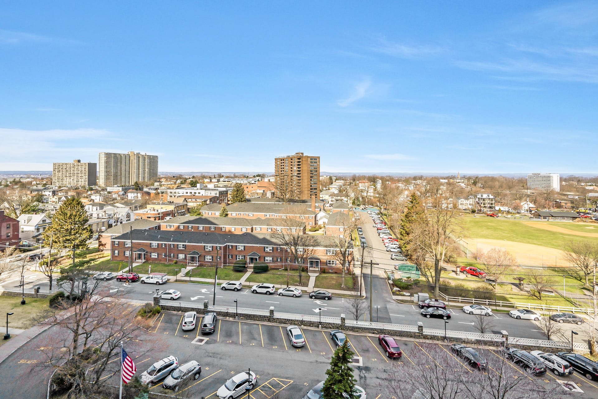 2000 Linwood Ave, Unit 9C