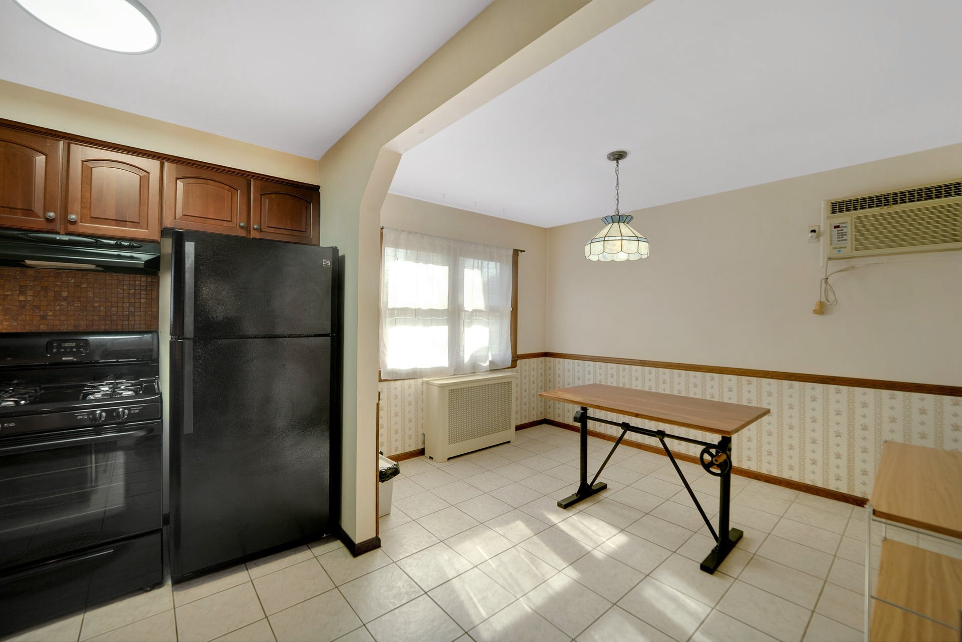 600 Martense Ave