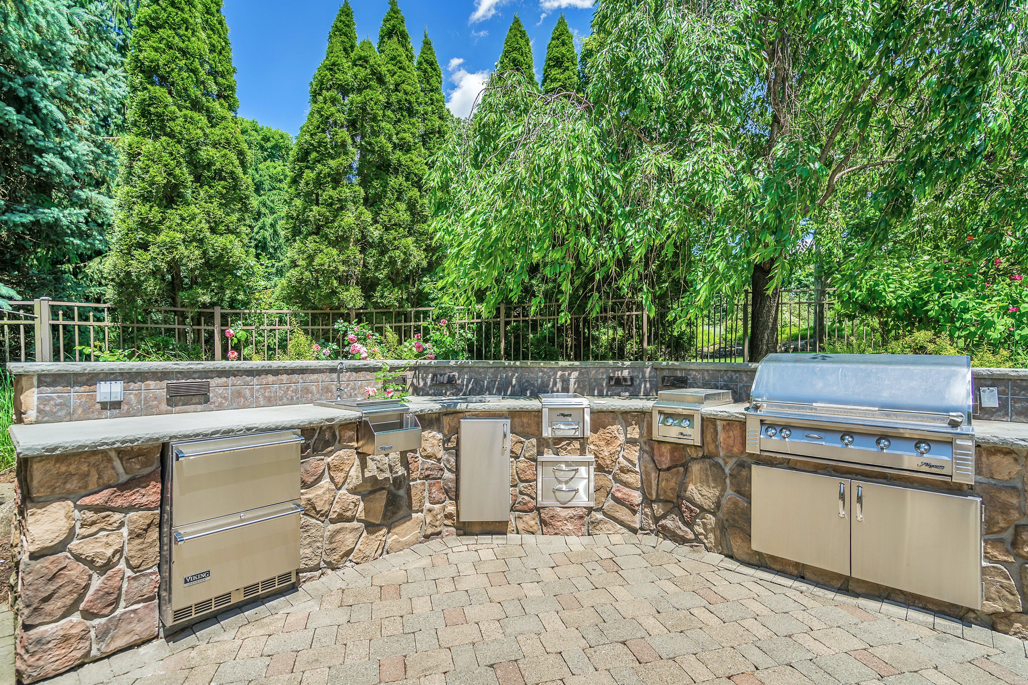 554 Hampton Hill Road