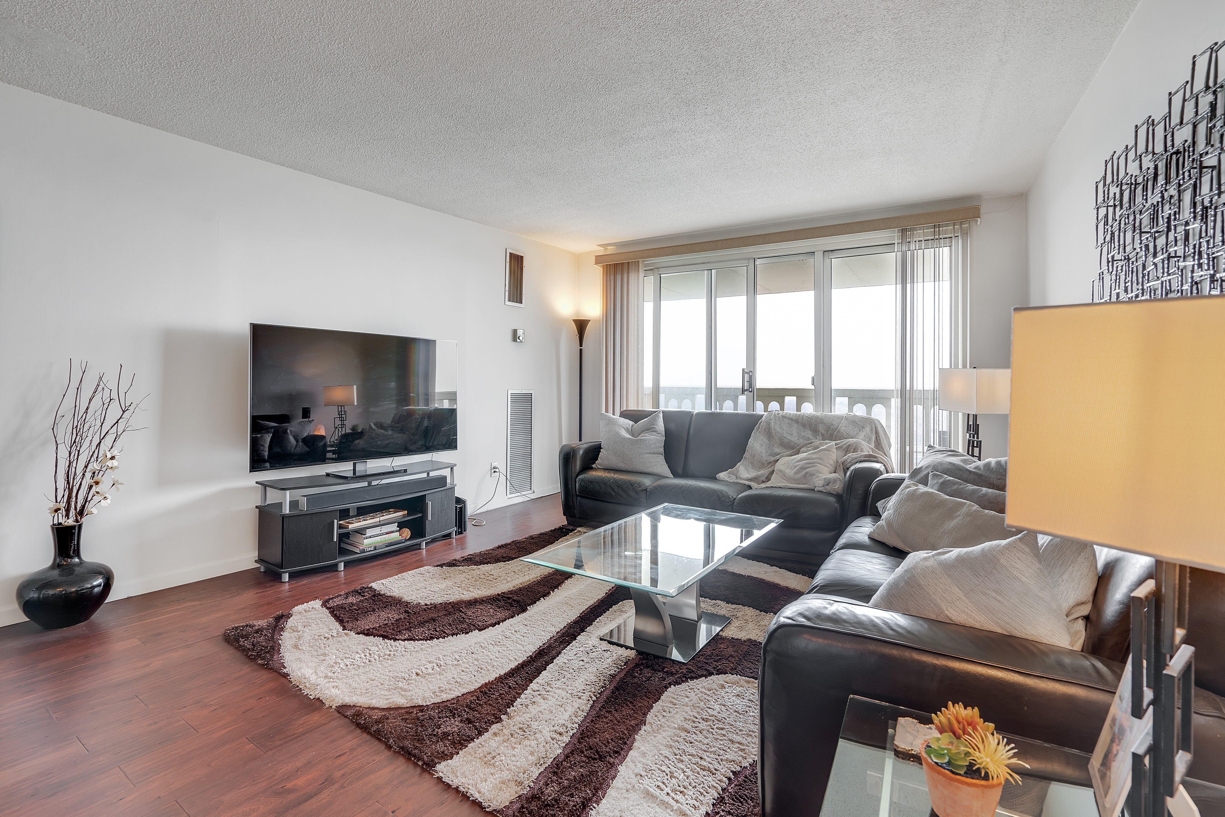 555 North Avenue #21N Mediterranean West