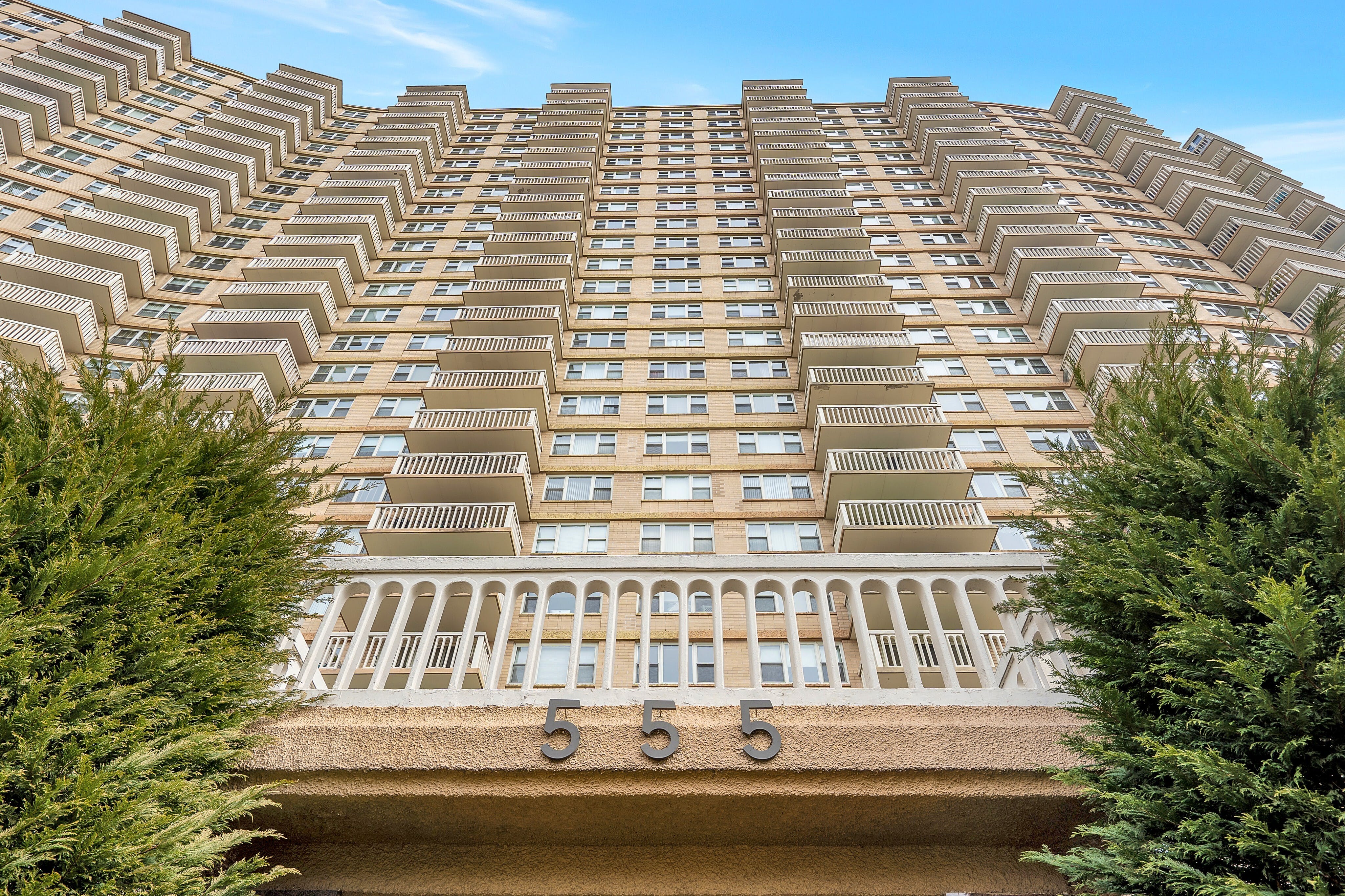 555 North Avenue #21N Mediterranean West