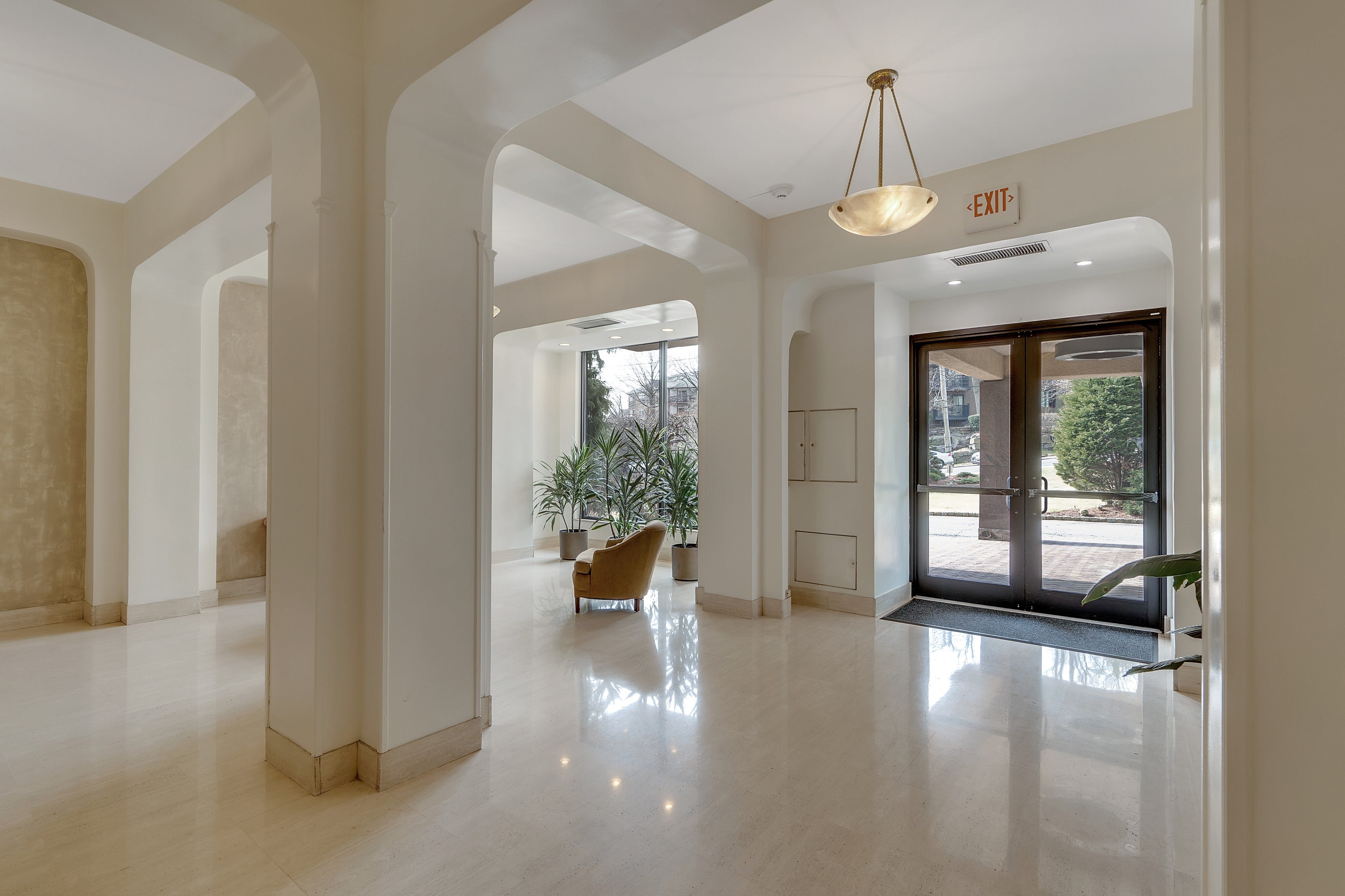 555 North Avenue #21N Mediterranean West