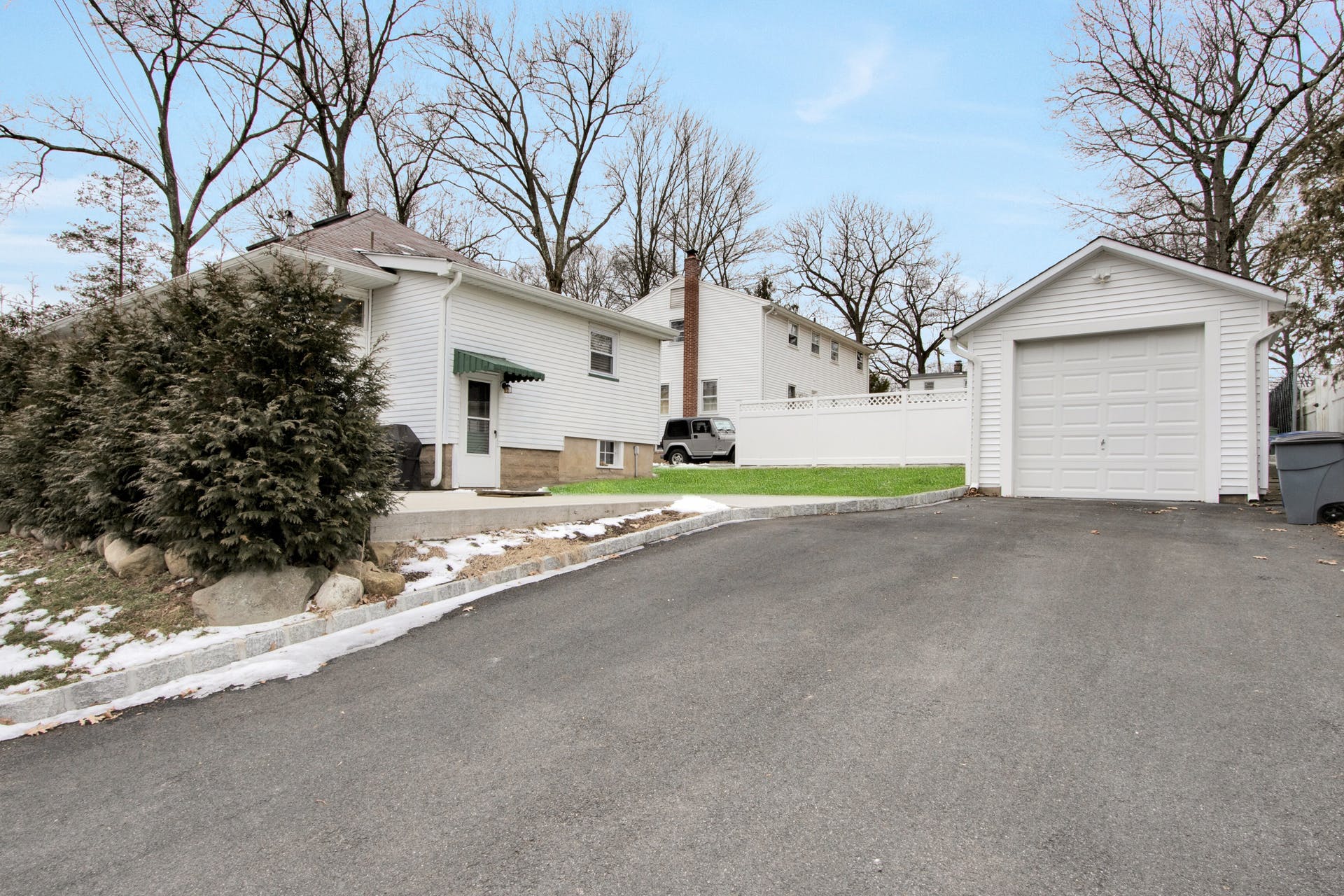 36 Ralph Ave