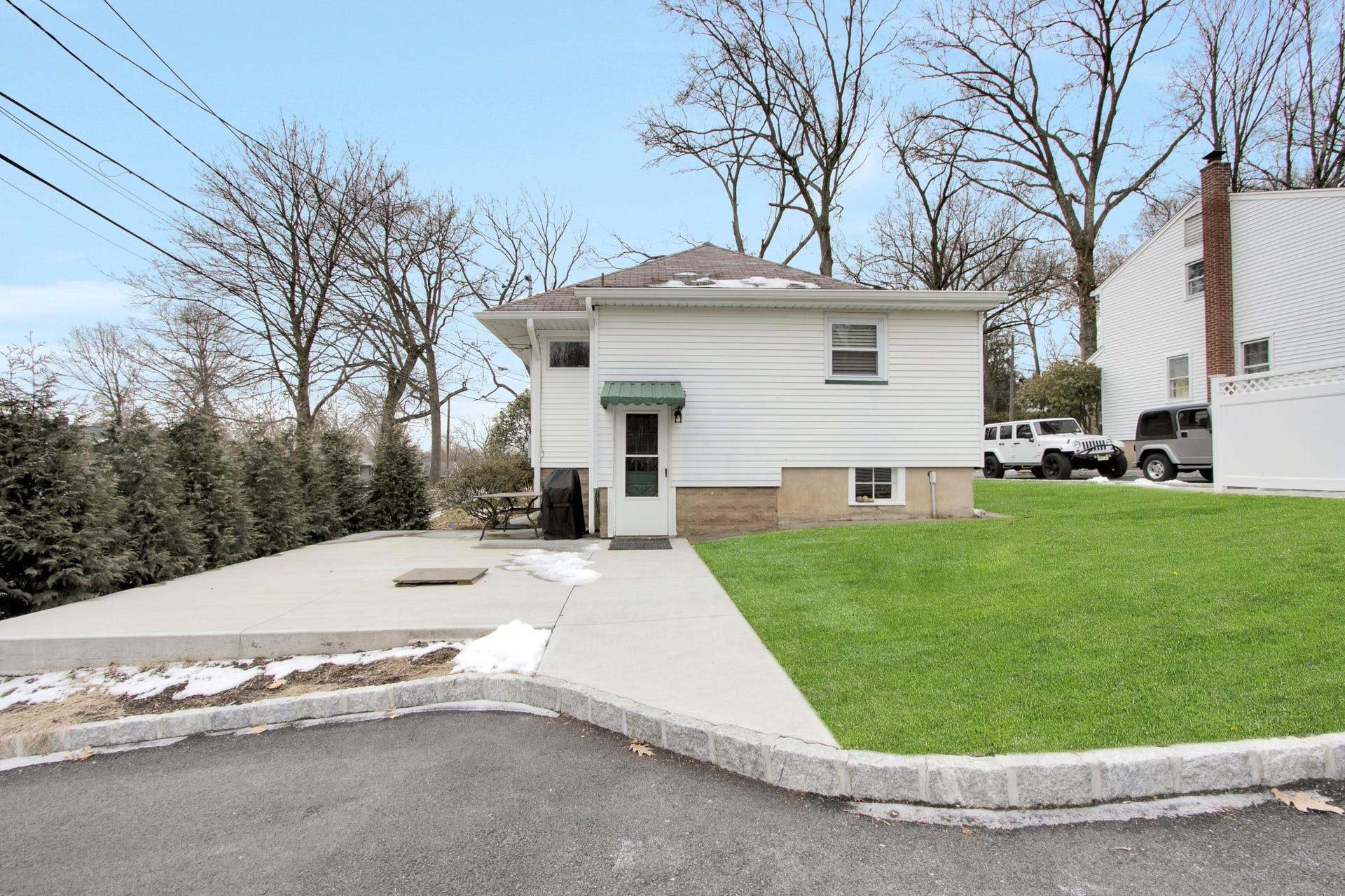 36 Ralph Ave